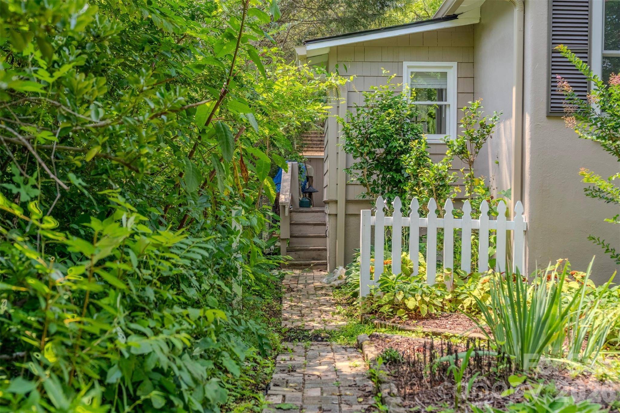 261 Forest Hill DR, Asheville, NC 28803