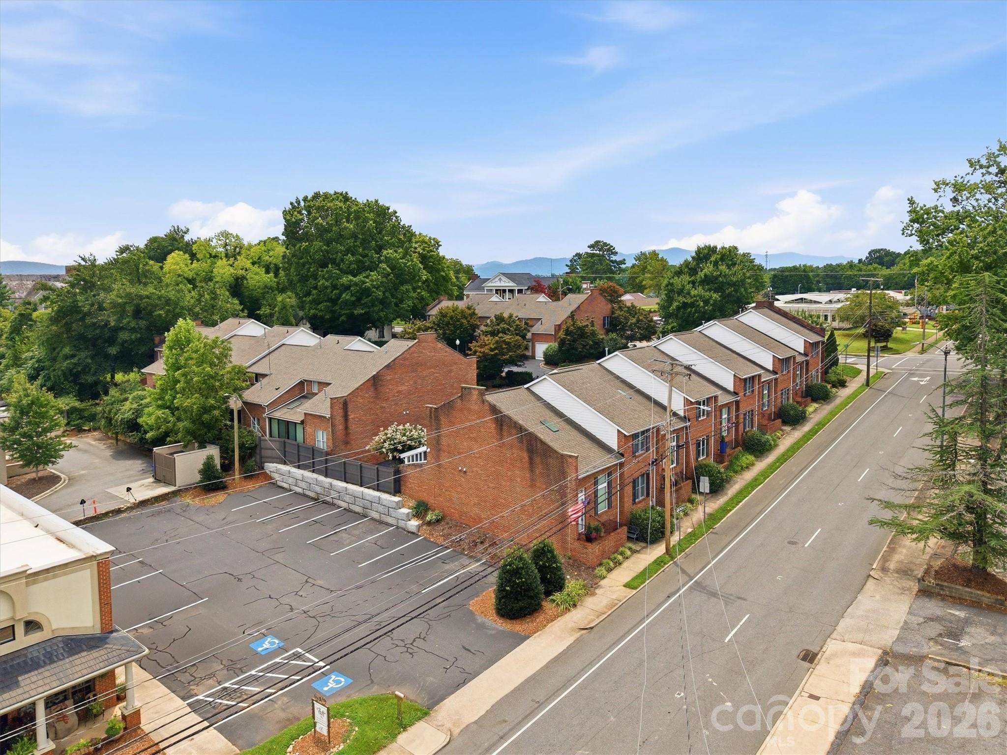 115 W Meeting ST, Morganton, NC 28655
