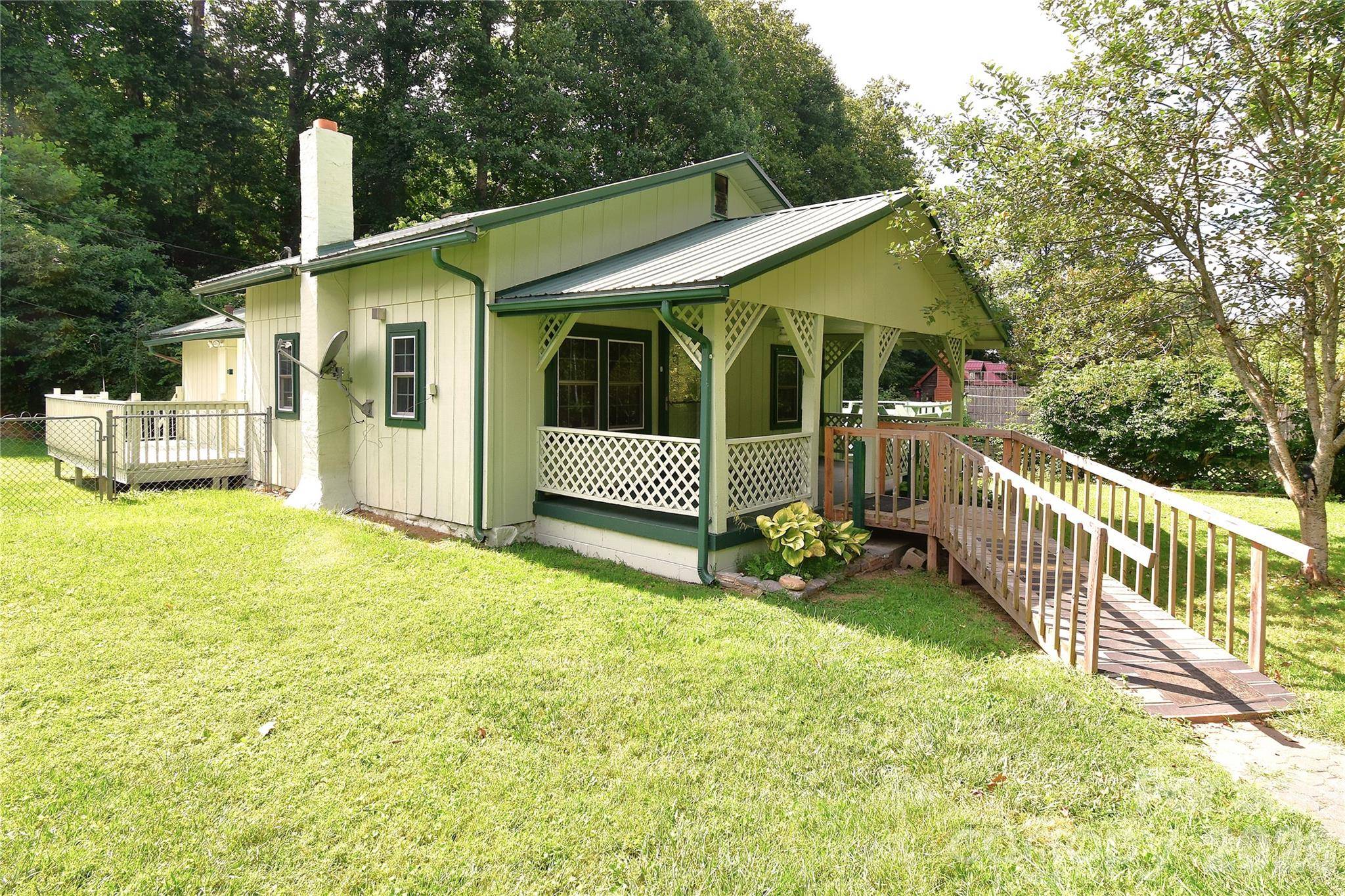 2124 Pisgah HWY, Candler, NC 28715