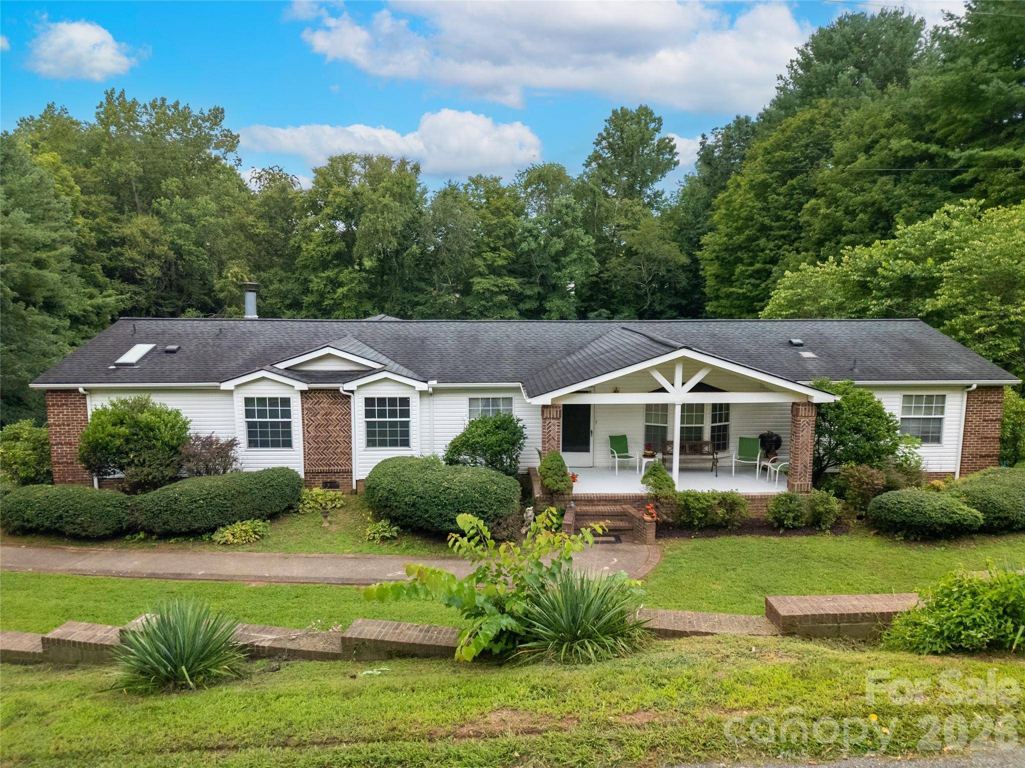 15 Windy Canyon RD, Candler, NC 28715