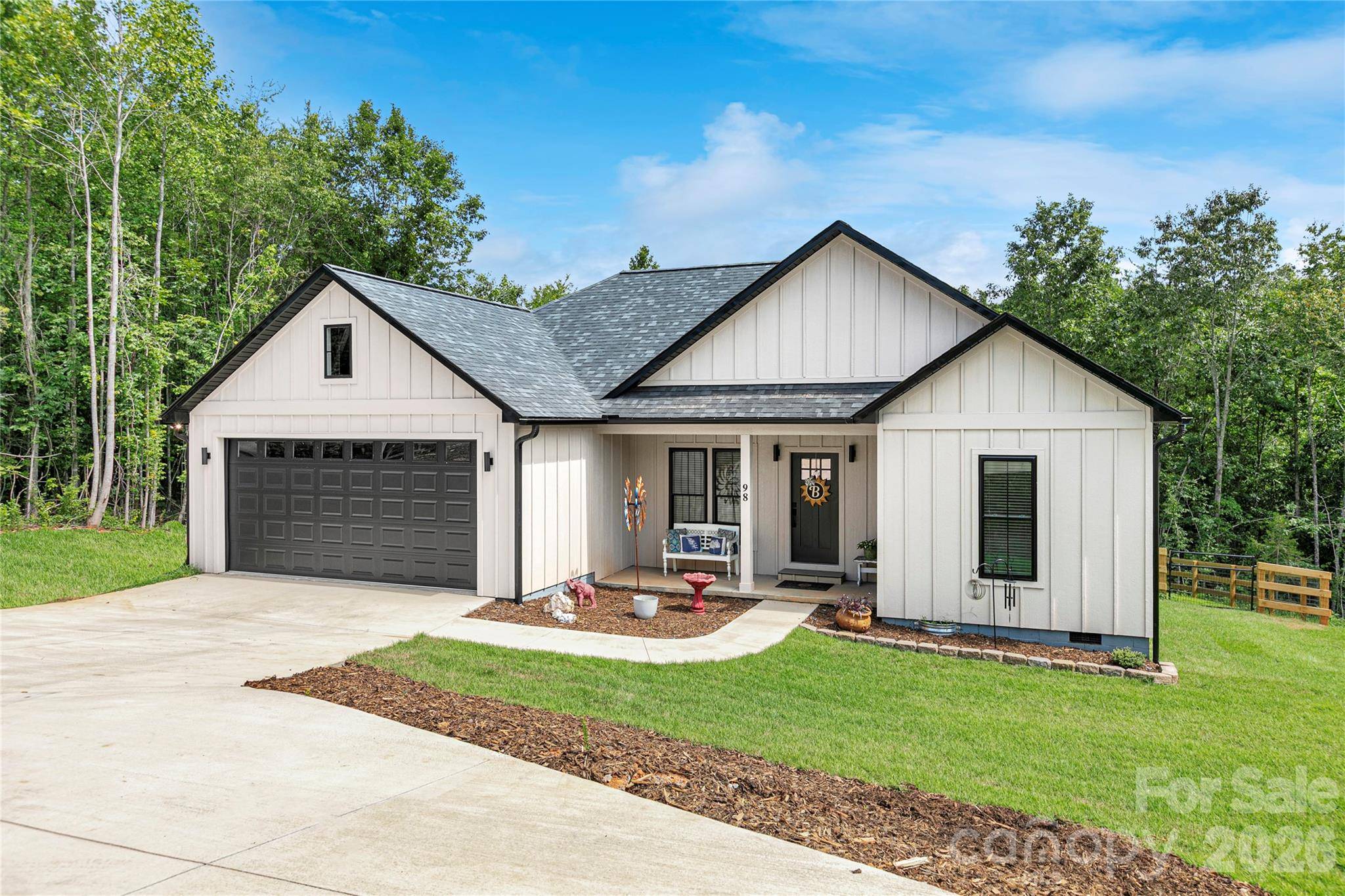 98 Lexxi LN, Tryon, NC 28782