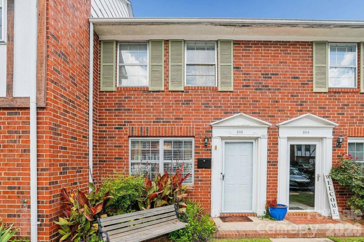 1300 Larchmont PL #303, Salisbury, NC 28144