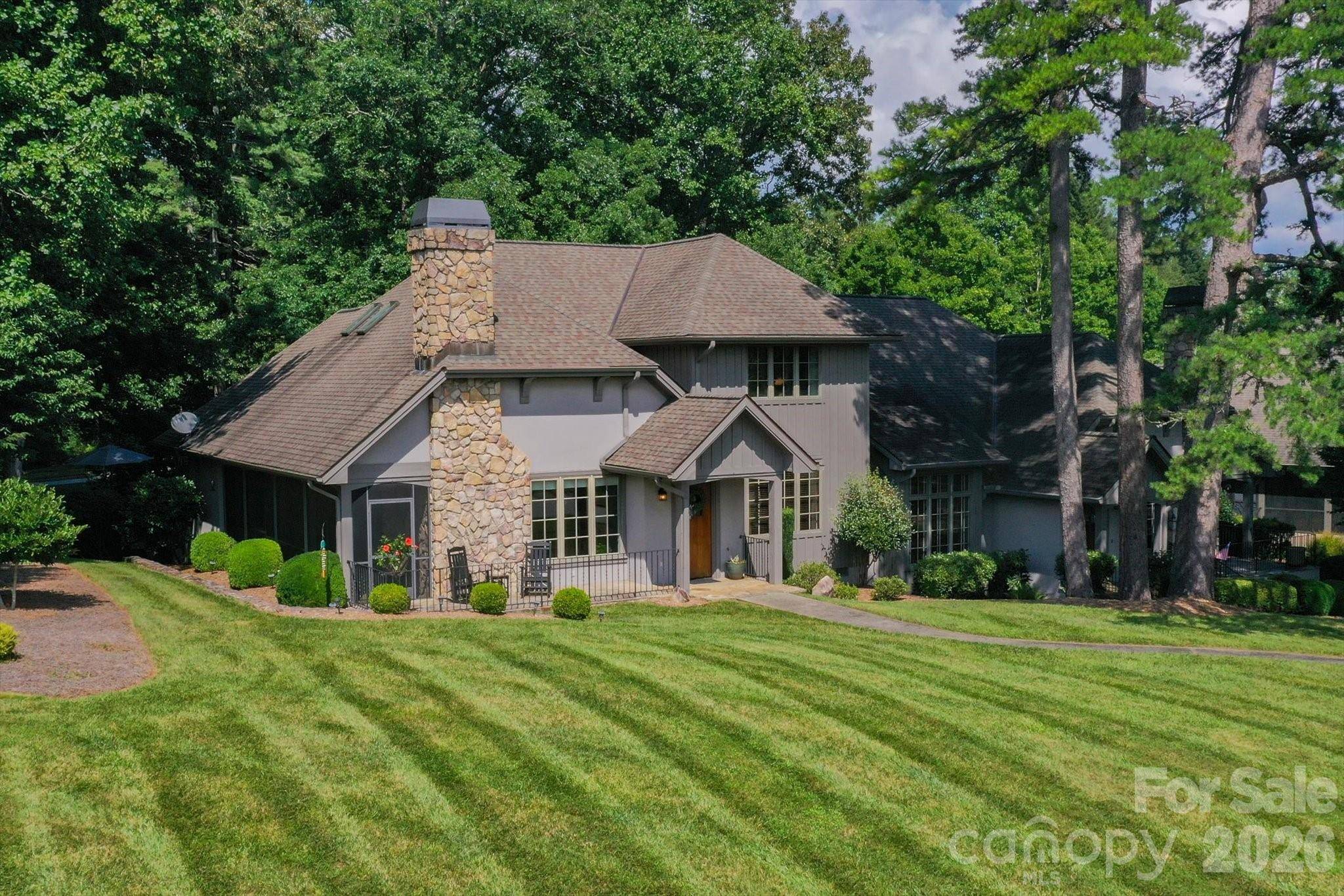 6 Jasmine LN, Brevard, NC 28712