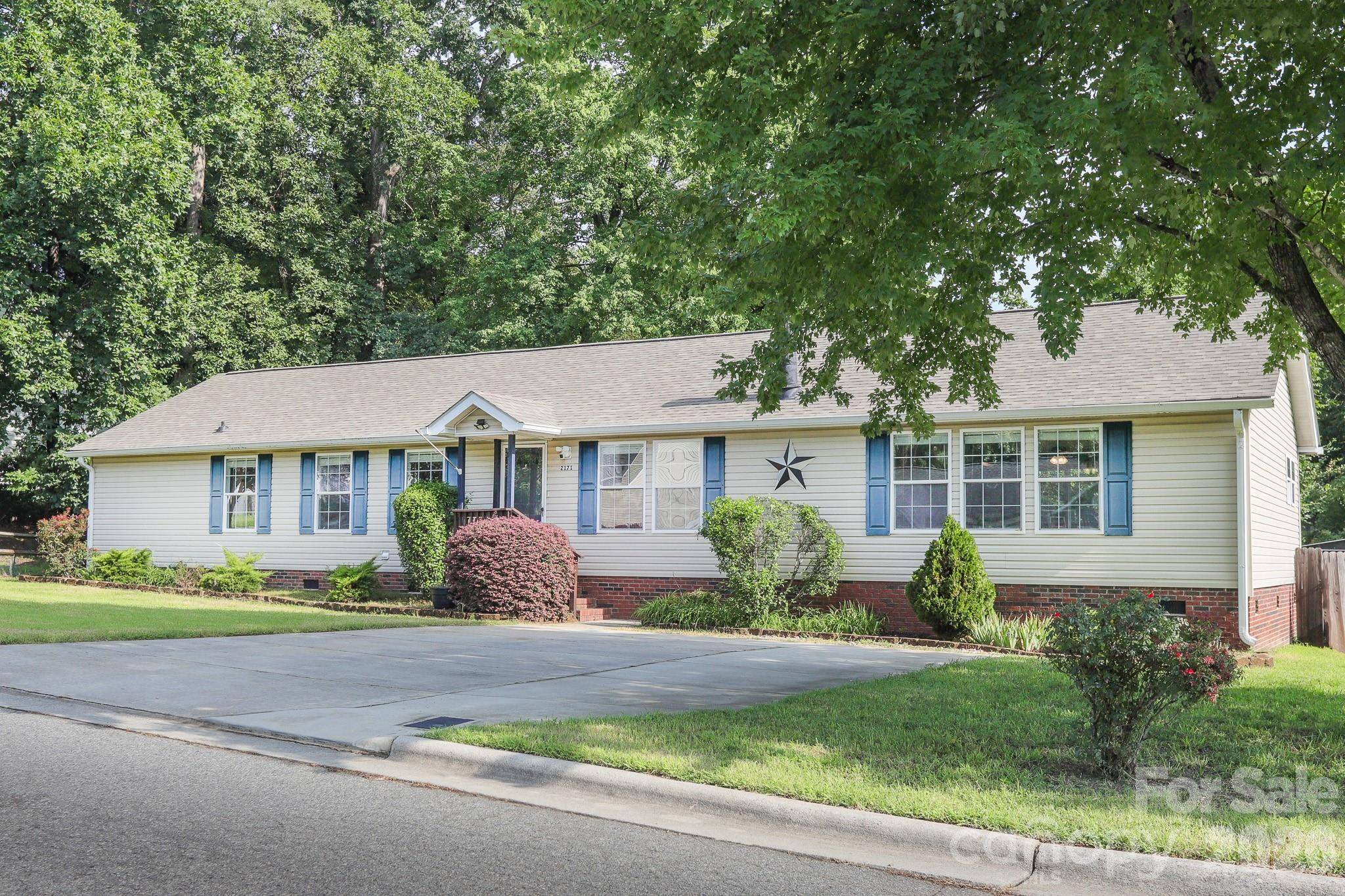 2171 Brantley Creek DR, Kannapolis, NC 28083