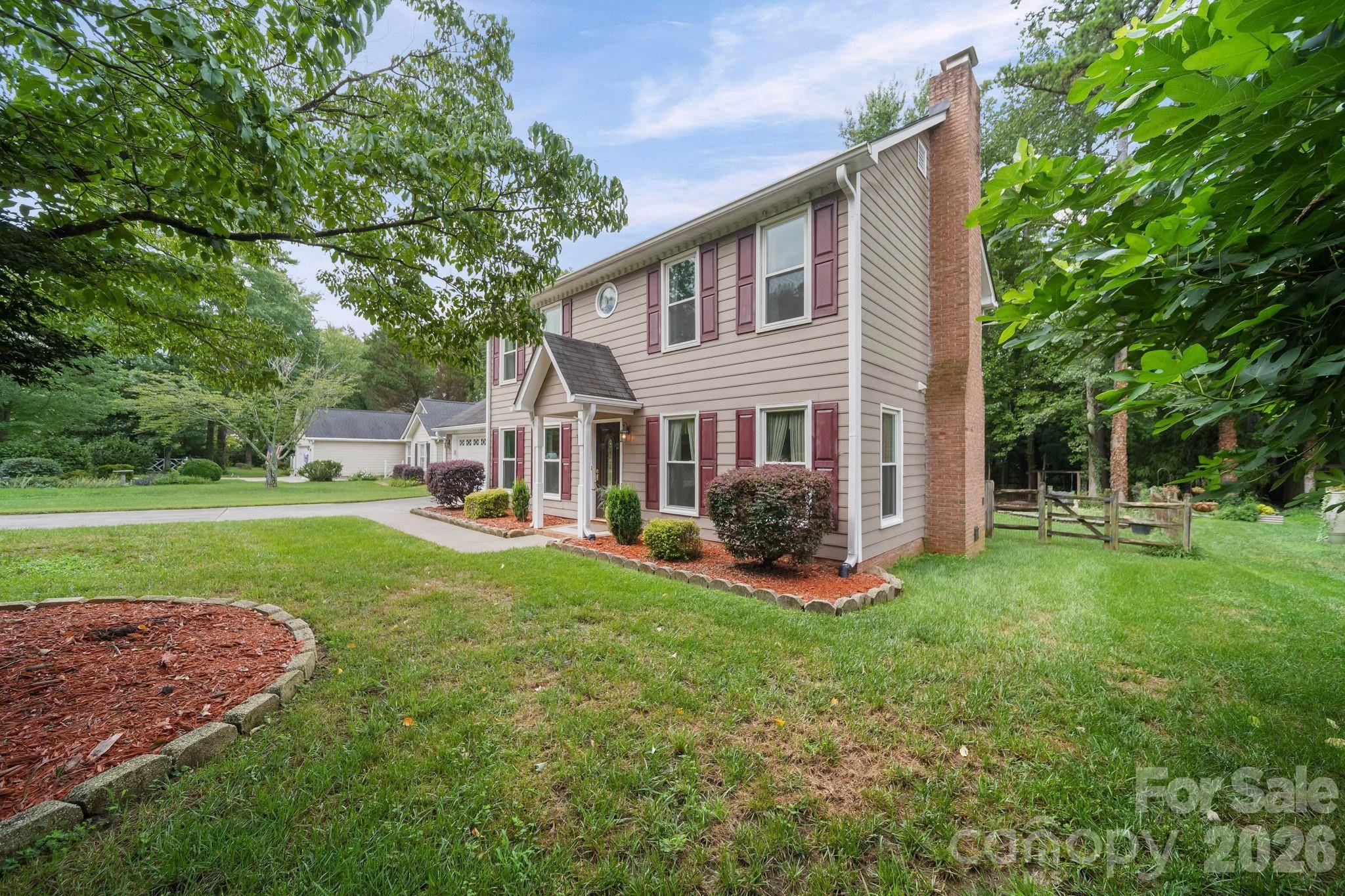 2527 Heathershire LN, Matthews, NC 28105