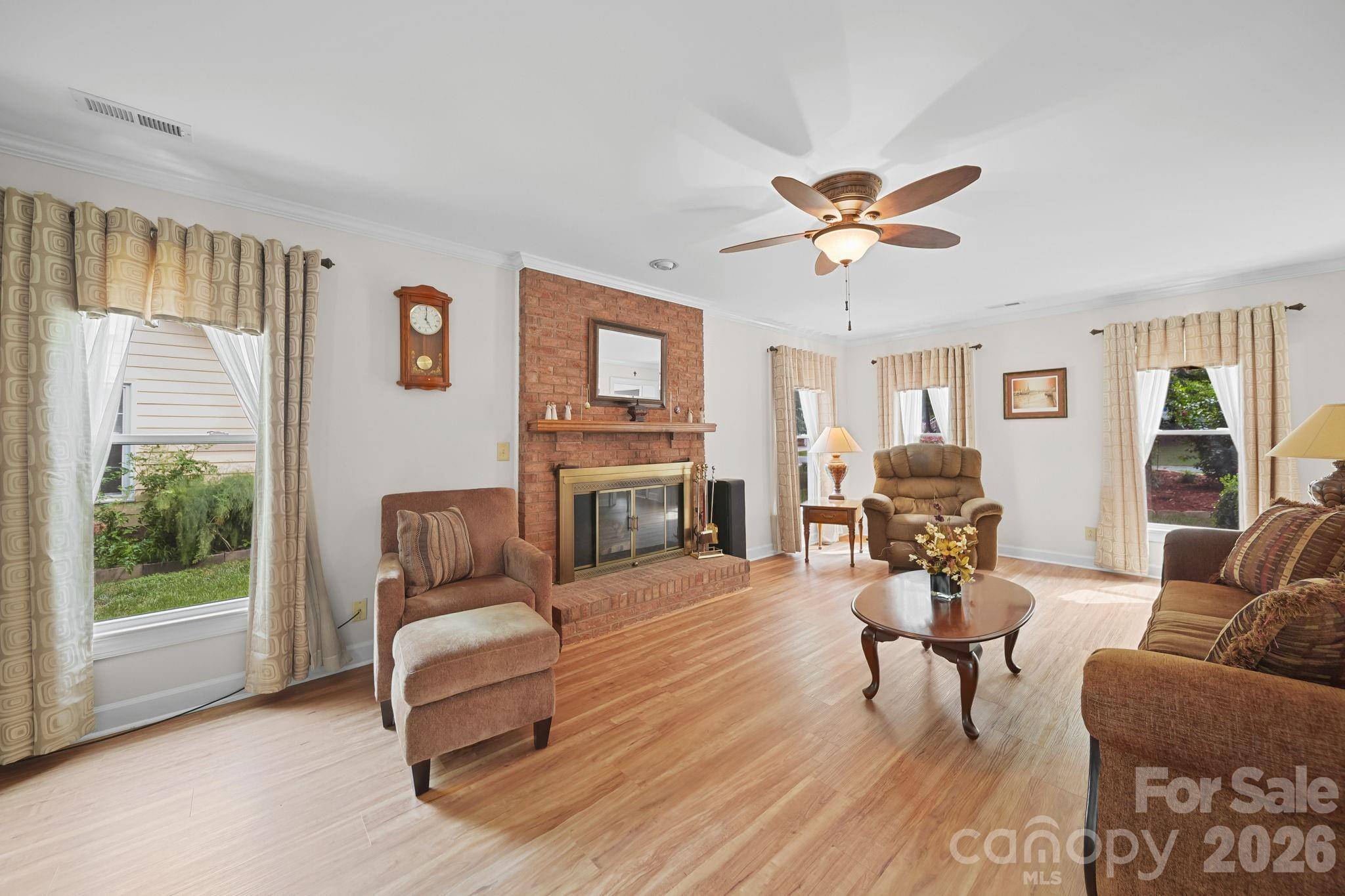 2527 Heathershire LN, Matthews, NC 28105
