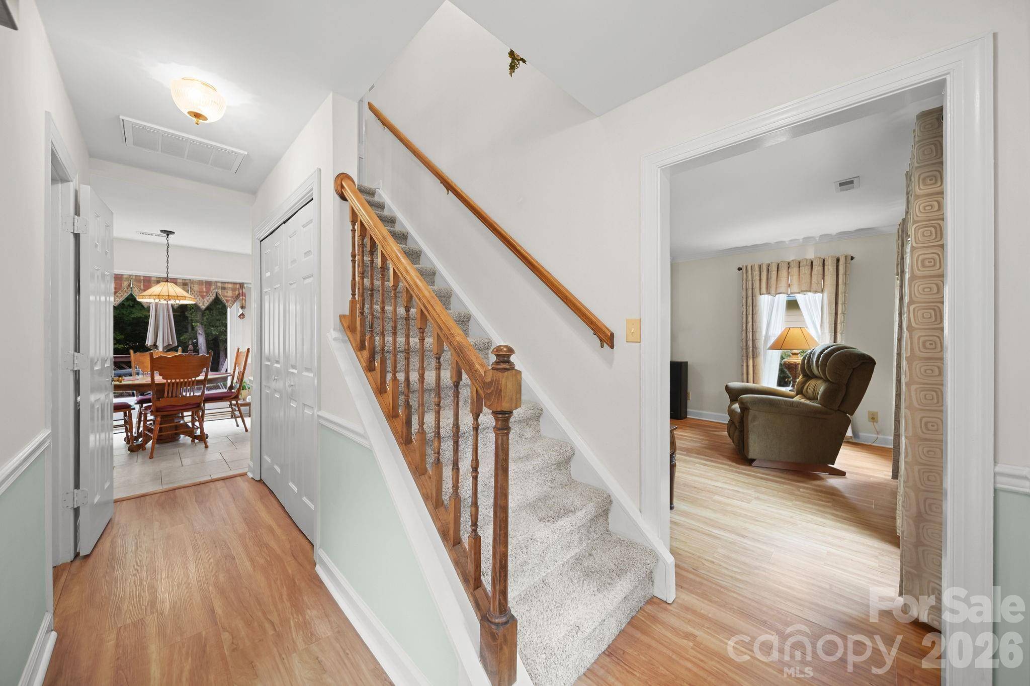2527 Heathershire LN, Matthews, NC 28105