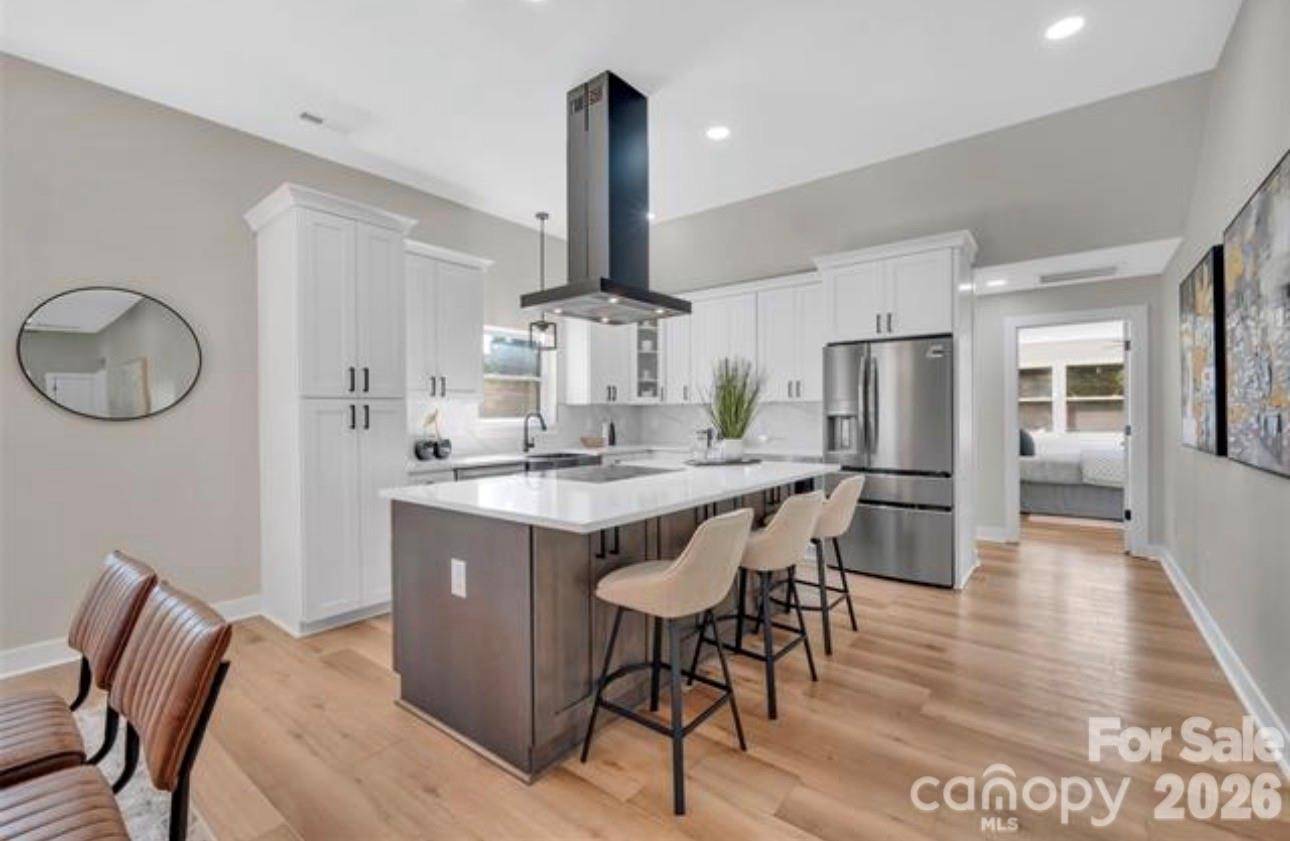 3942 Mcmillan ST, Charlotte, NC 28205