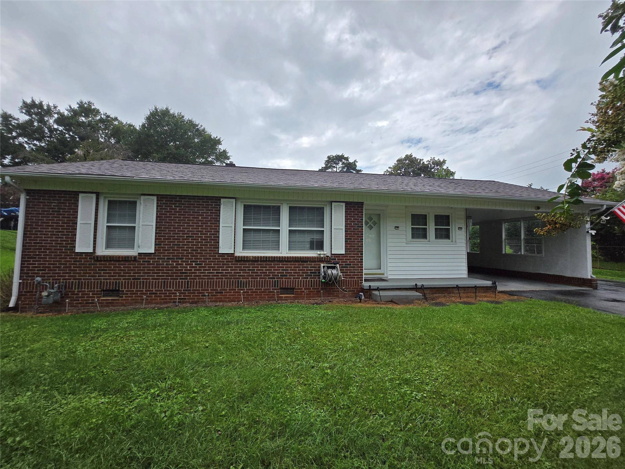 1326 26th ST SW, Hickory, NC 28602