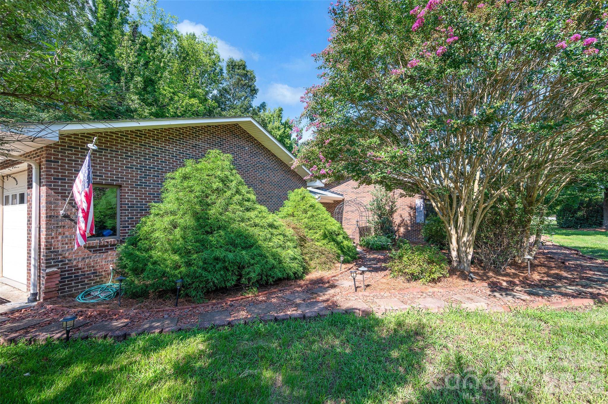 3959 Holly Springs DR, Newton, NC 28658