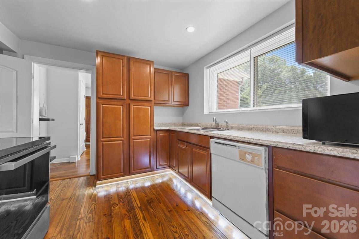 409 Toddville RD, Charlotte, NC 28214