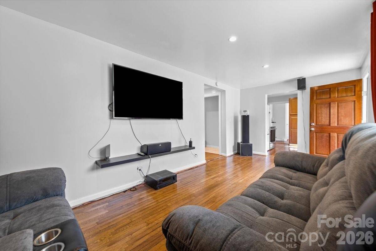 409 Toddville RD, Charlotte, NC 28214