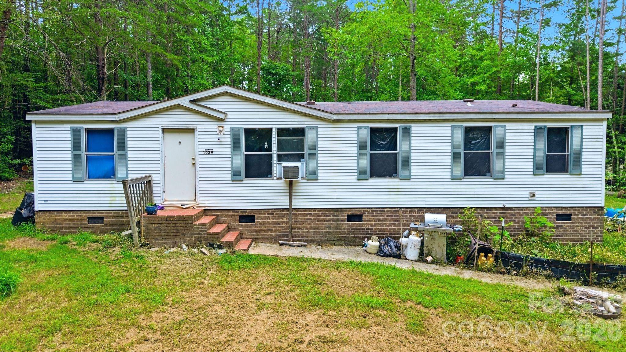 1039 Monterey DR, Iron Station, NC 28080