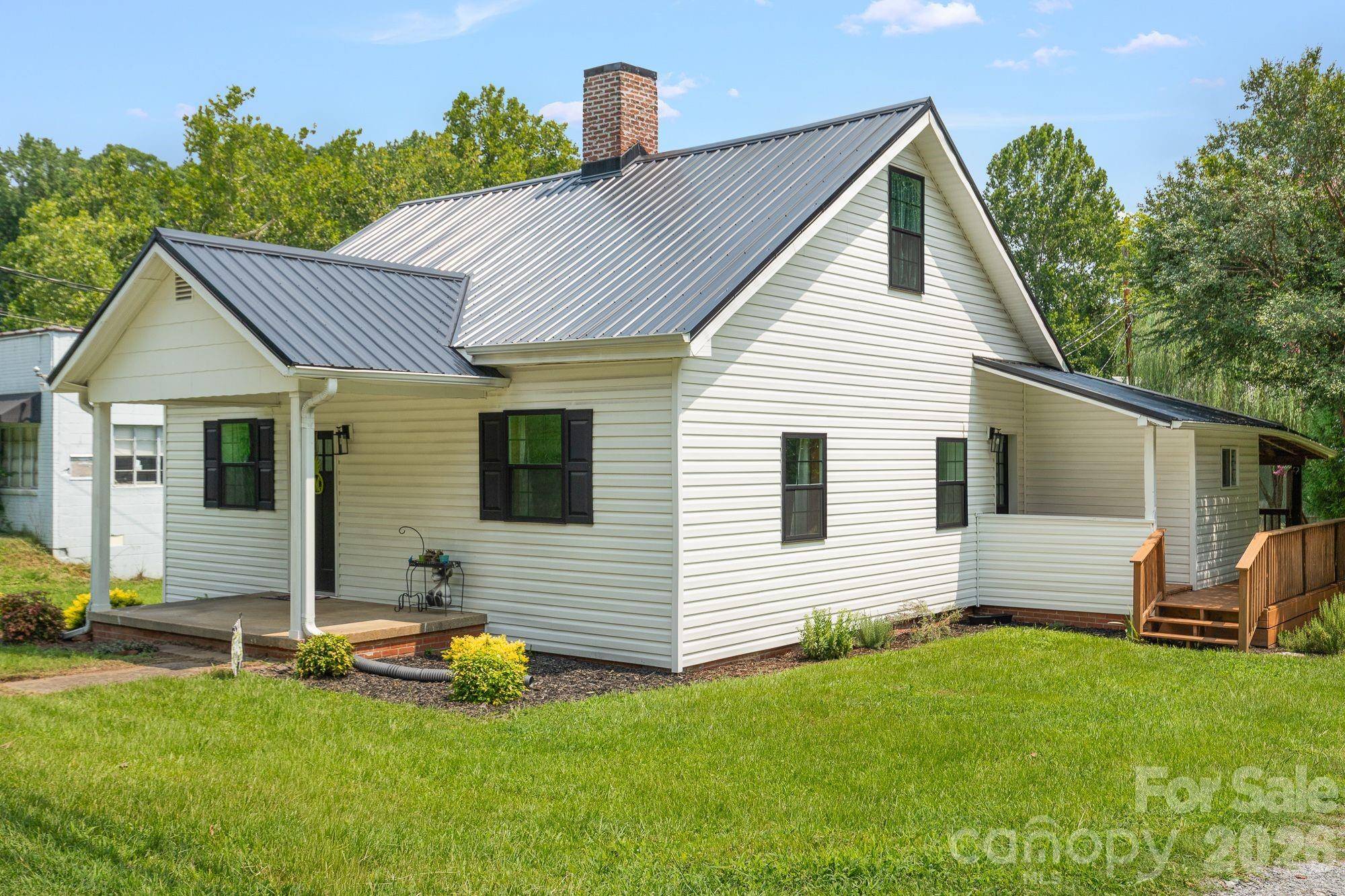 636 N Trade ST, Tryon, NC 28782