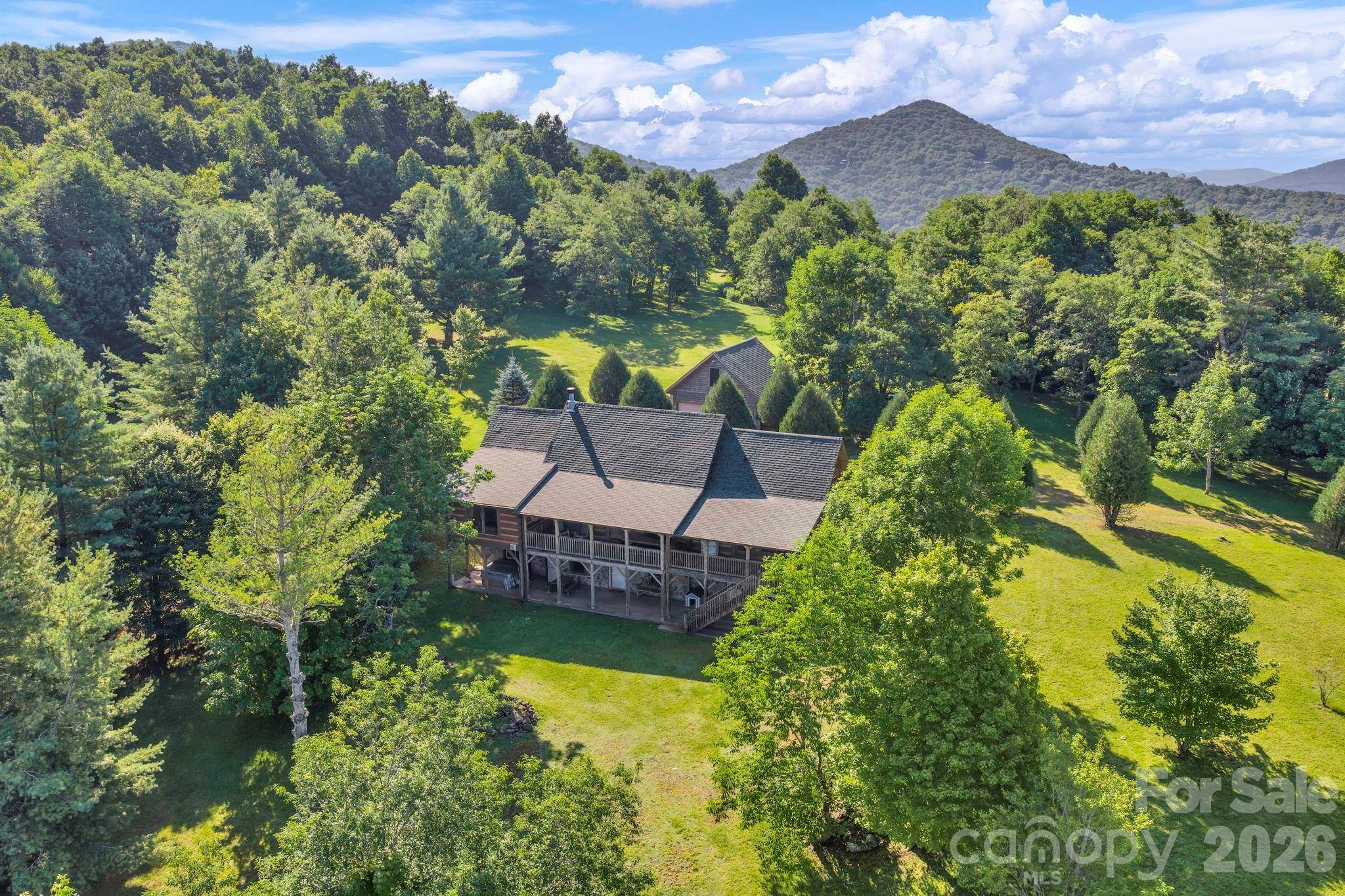 525 Schoolhouse RDG, Boone, NC 28607