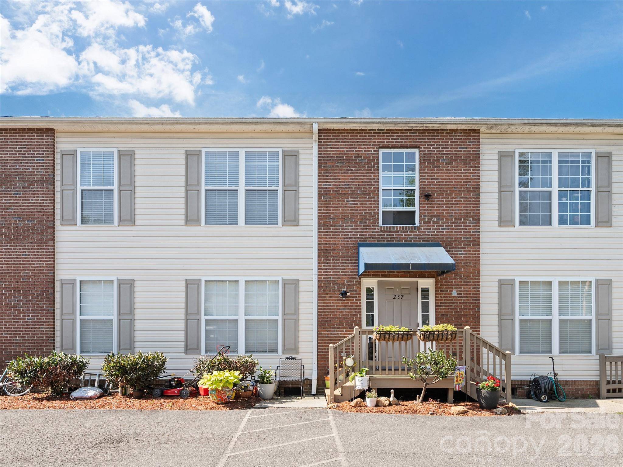 237 Camelot DR #B, Waynesville, NC 28786