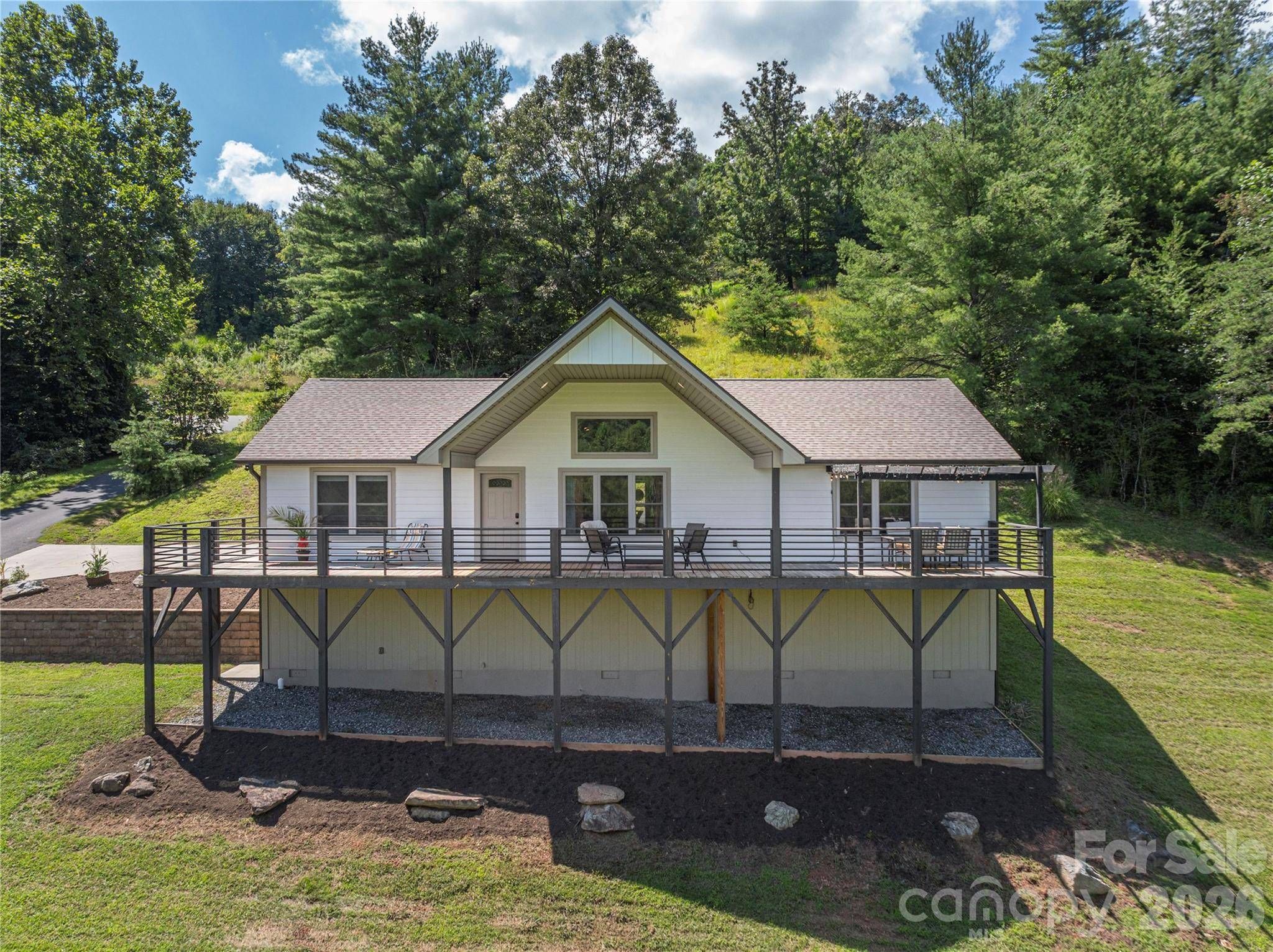 68 Clear View DR, Mars Hill, NC 28754