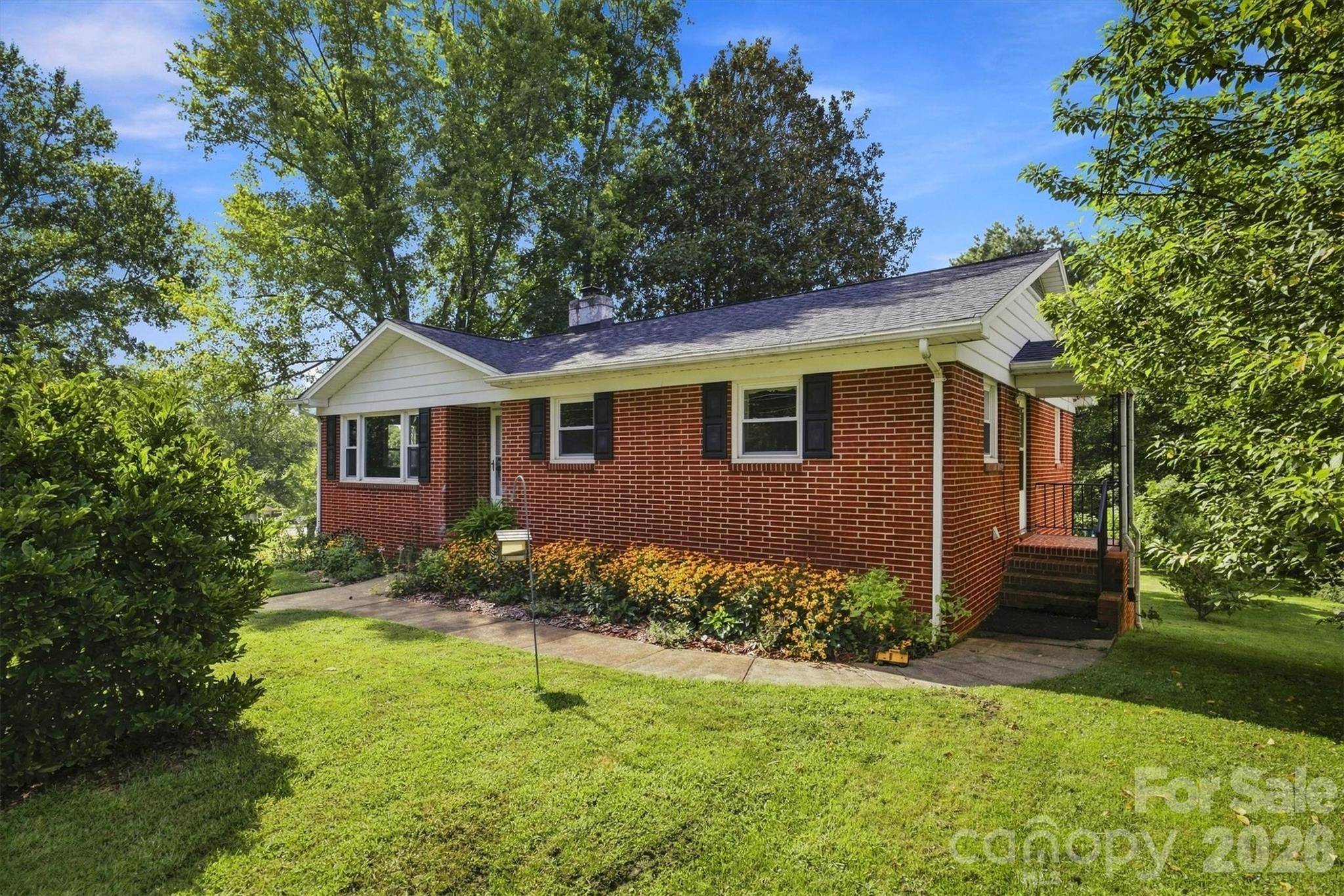 103 Park ST, Morganton, NC 28655