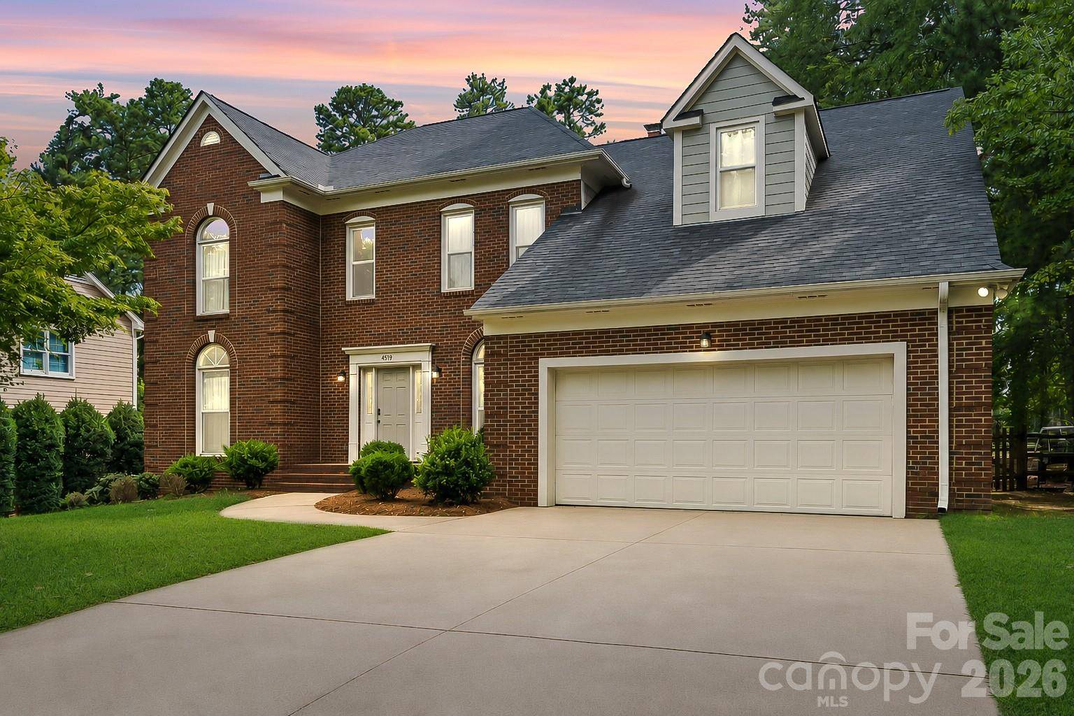 4519 Crownvista DR, Charlotte, NC 28269