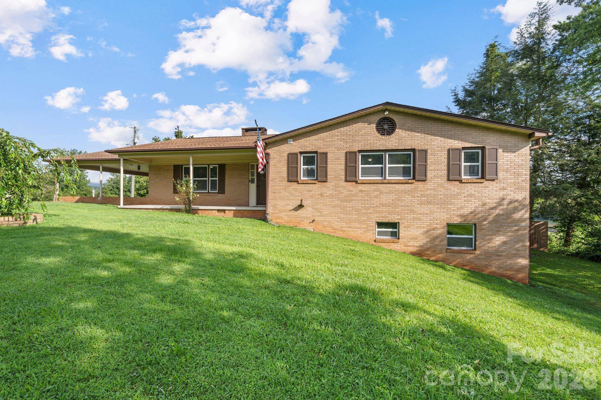 3968 Hollywood Ridge RD, Lenoir, NC 28645