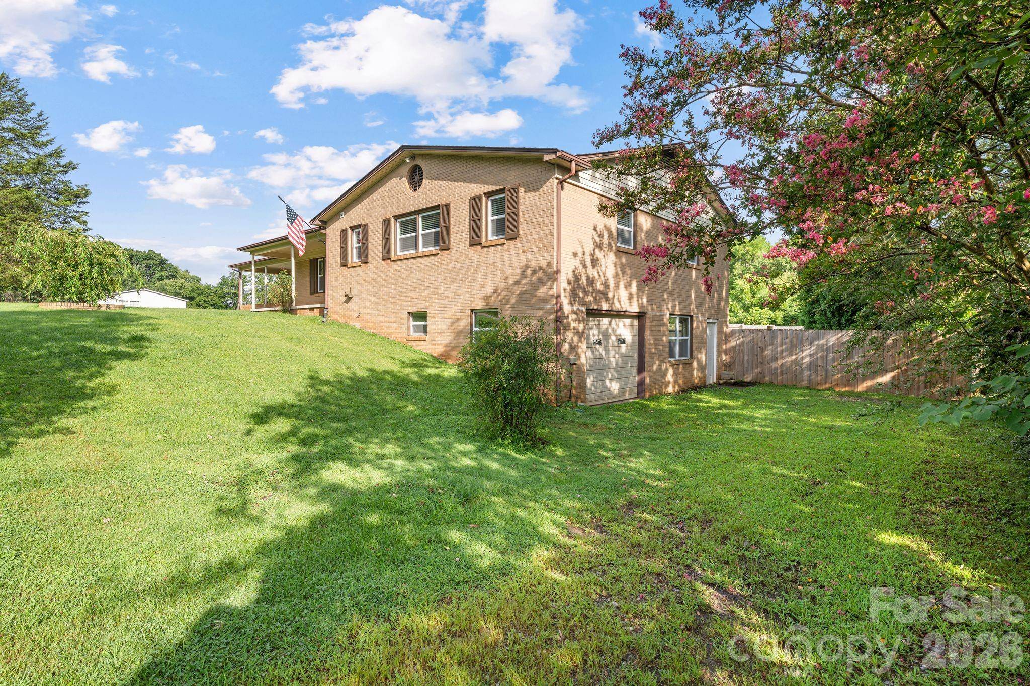 3968 Hollywood Ridge RD, Lenoir, NC 28645