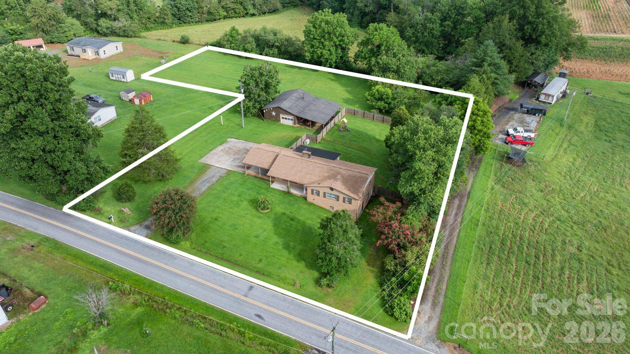 3968 Hollywood Ridge RD, Lenoir, NC 28645