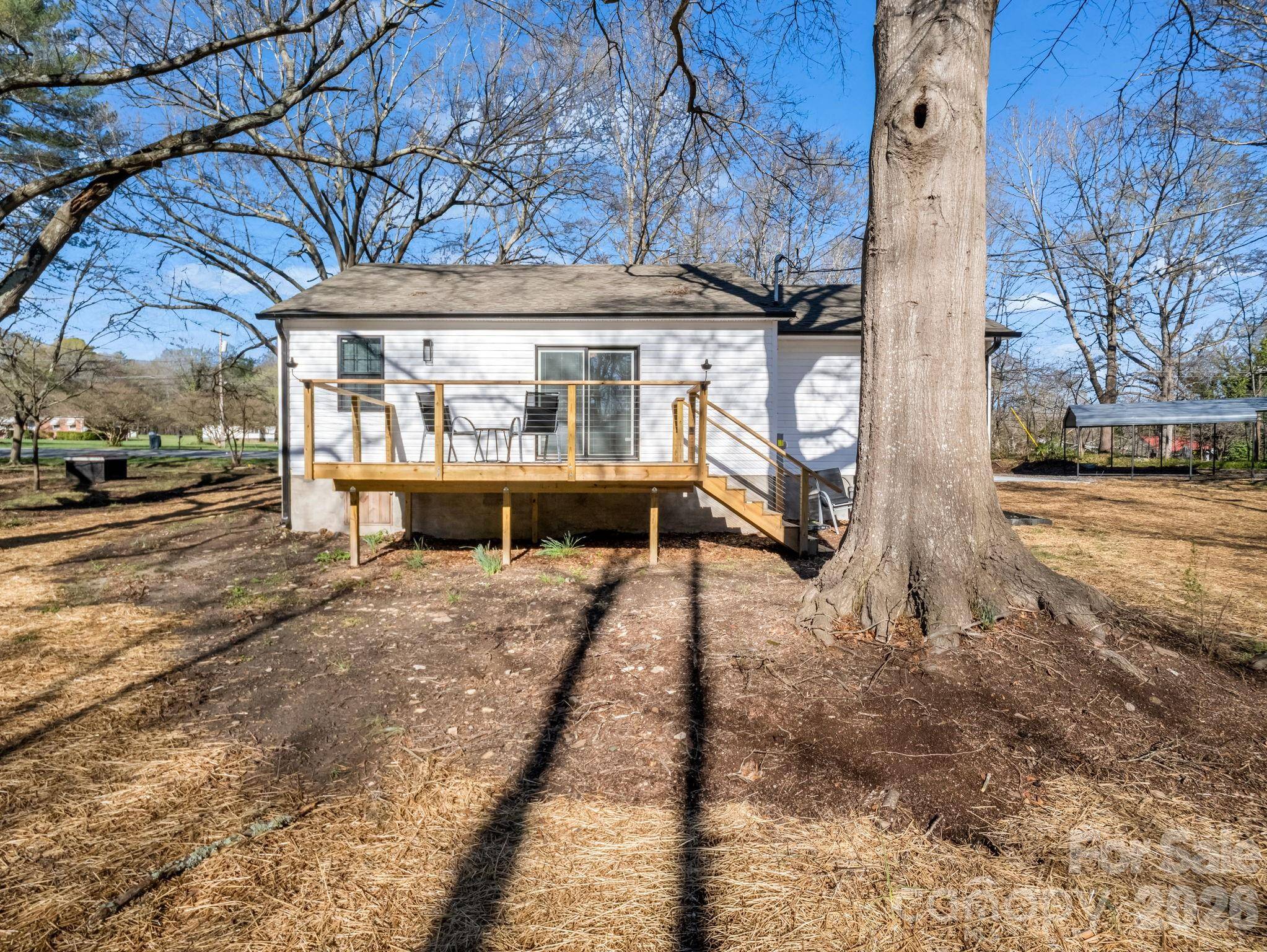 1325 W NC Hwy 150 HWY, Lincolnton, NC 28092