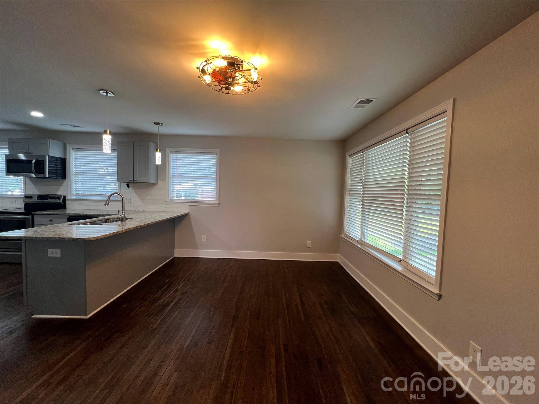 1909 St Luke ST, Charlotte, NC 28216