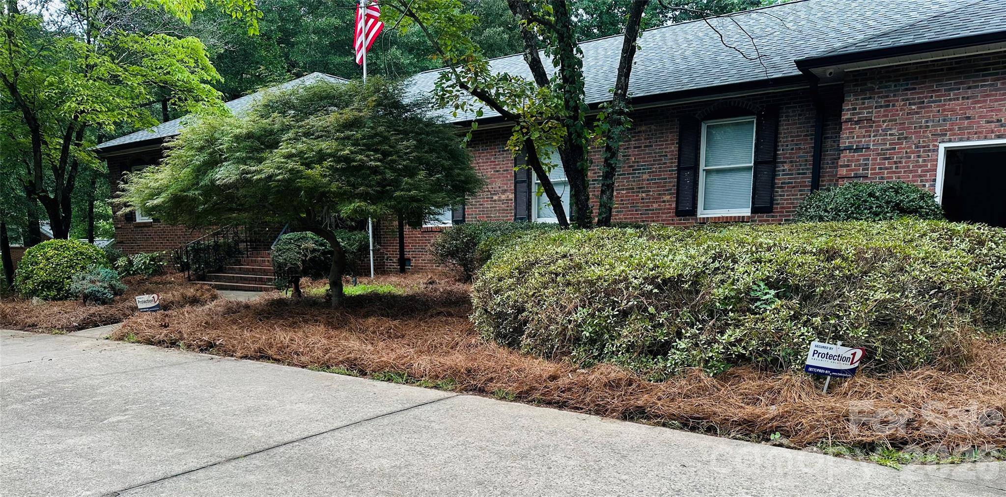 111 Forest Hills DR, Mount Holly, NC 28120