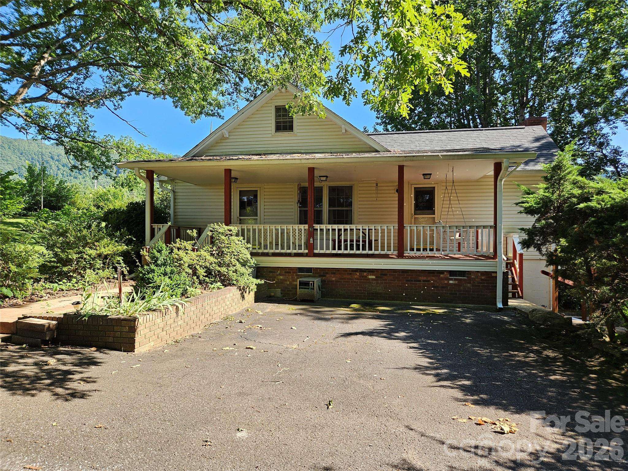 5086 Burkemont RD, Morganton, NC 28655