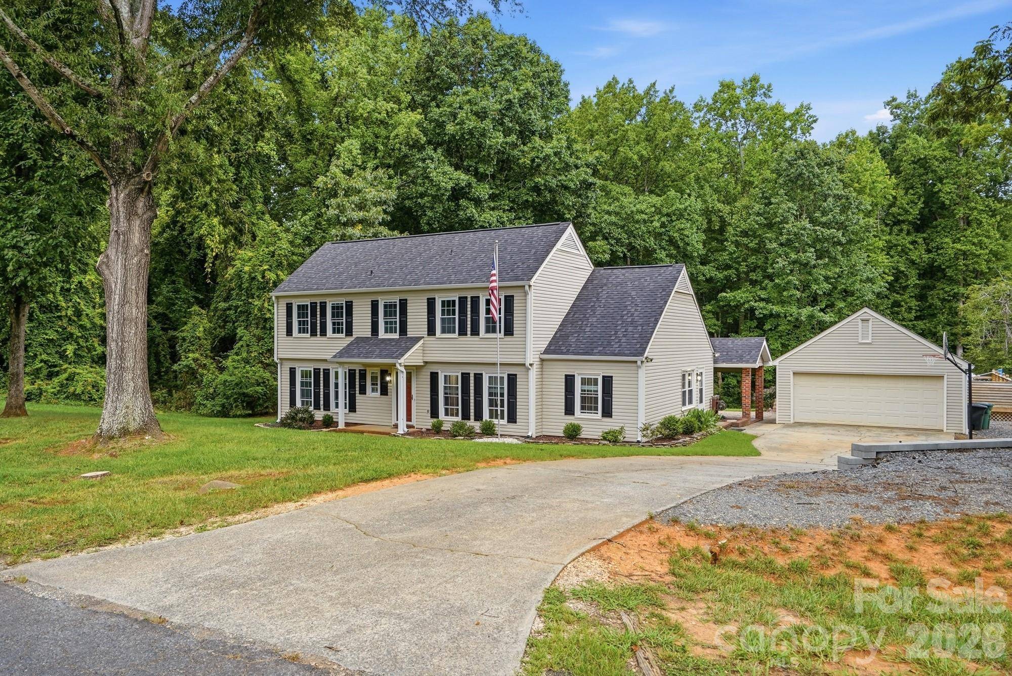 10211 Meadow Hollow DR, Charlotte, NC 28227