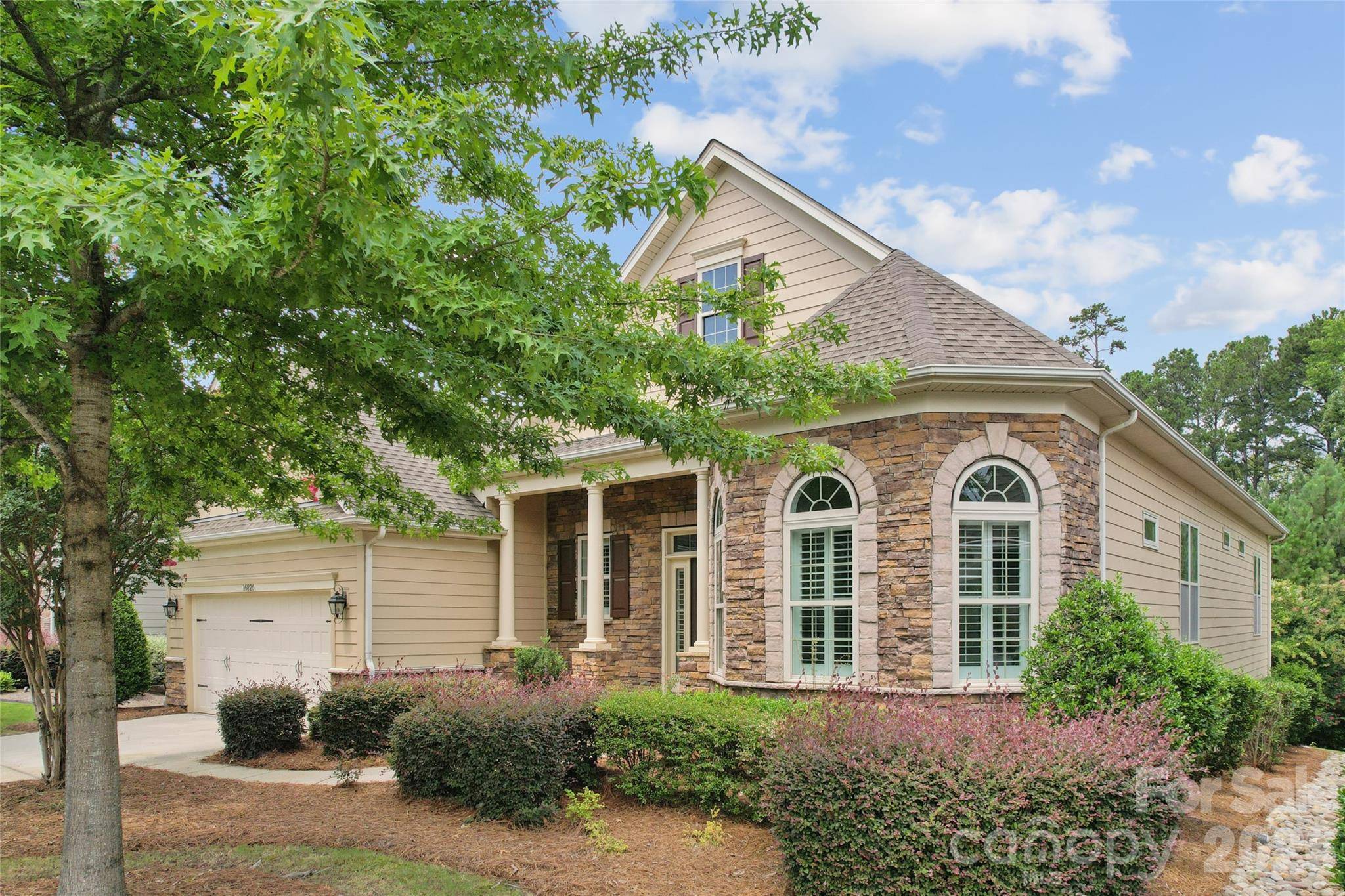 16826 Coves Edge LN, Charlotte, NC 28278