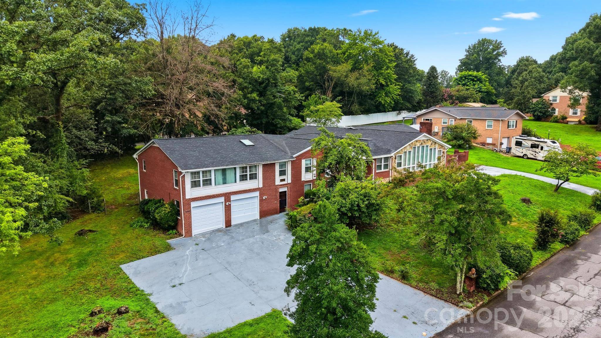 103 Castlegate DR, Morganton, NC 28655