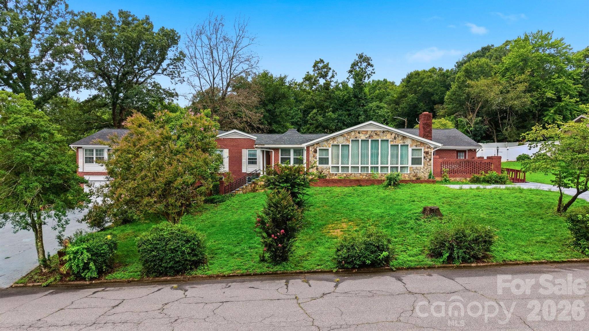 103 Castlegate DR, Morganton, NC 28655