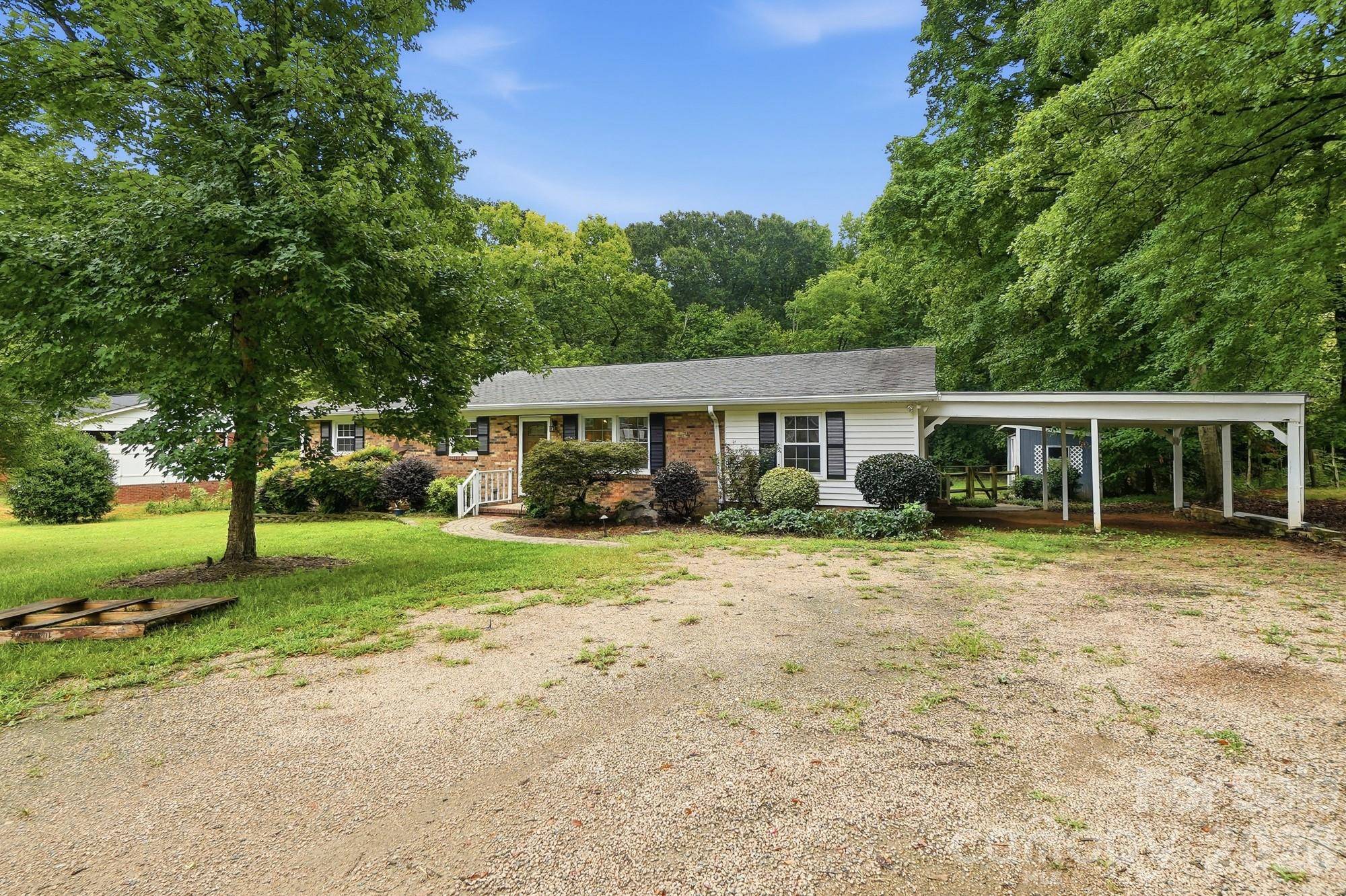 6081 Cambridge DR, Harrisburg, NC 28075