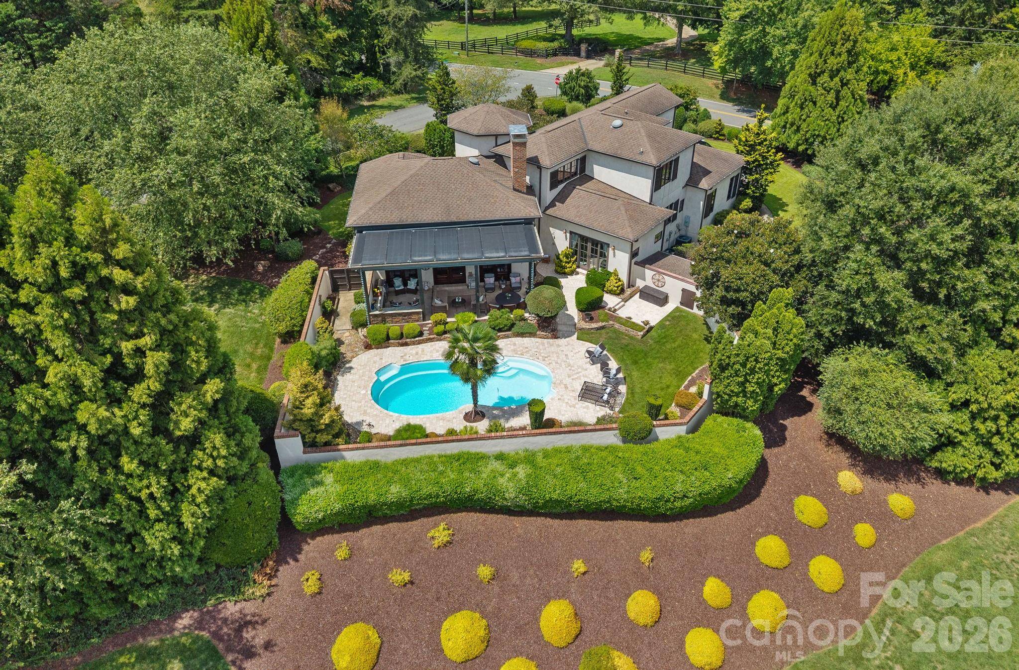 1807 Charden RD, Davidson, NC 28036