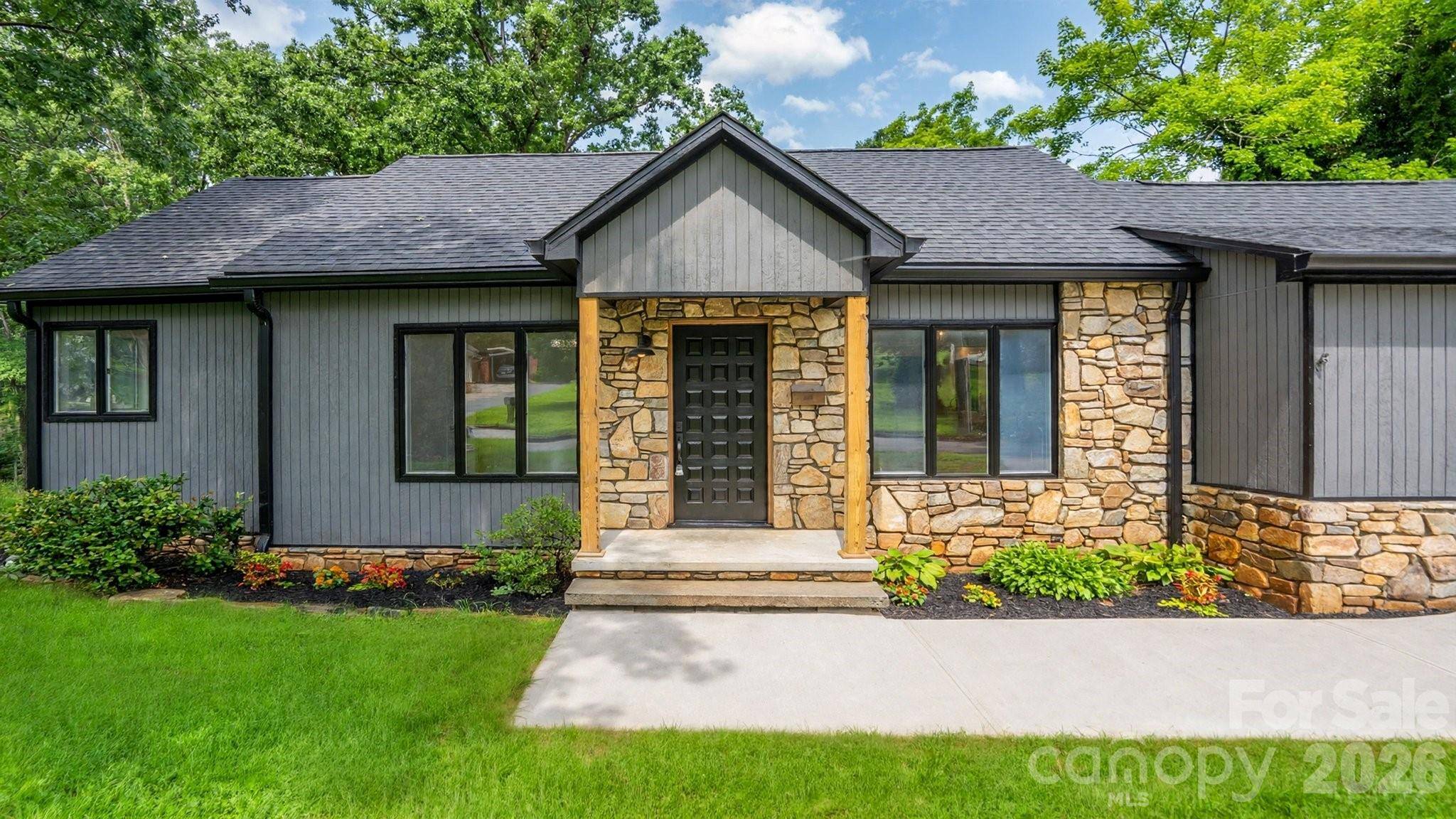 102 FALLS ST, Morganton, NC 28655