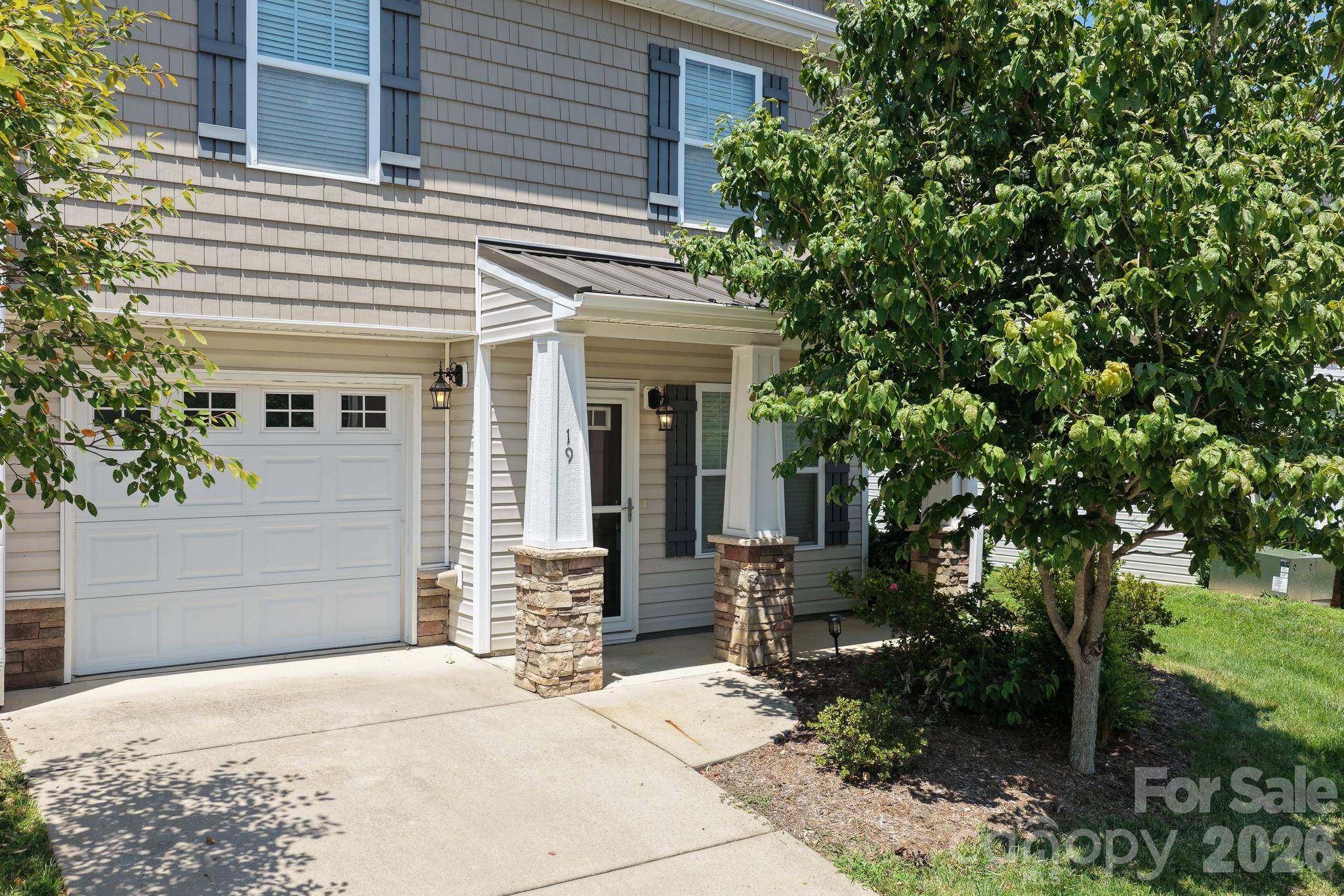 19 Barnett Shoals DR, Weaverville, NC 28787
