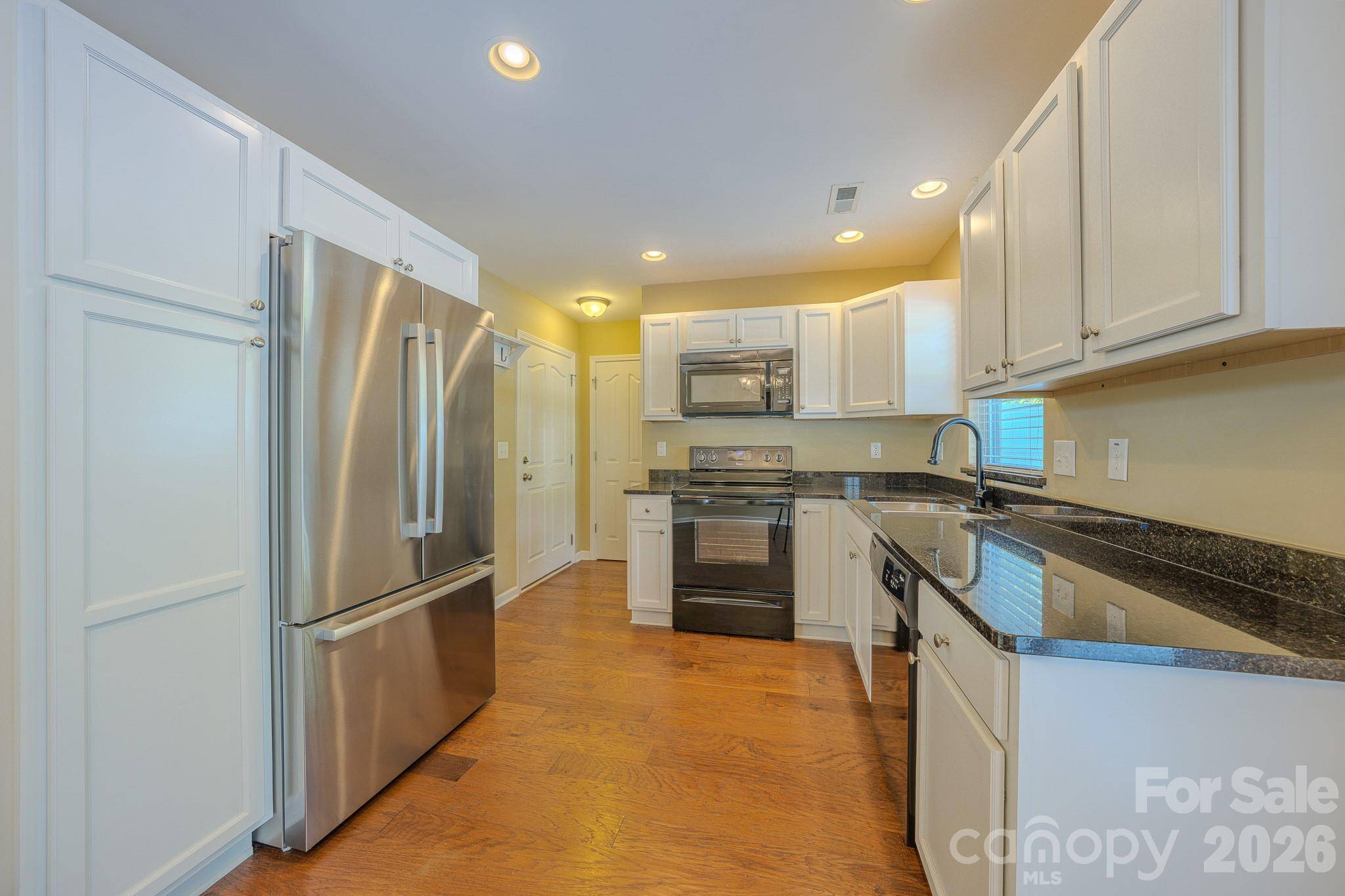 19 Barnett Shoals DR, Weaverville, NC 28787