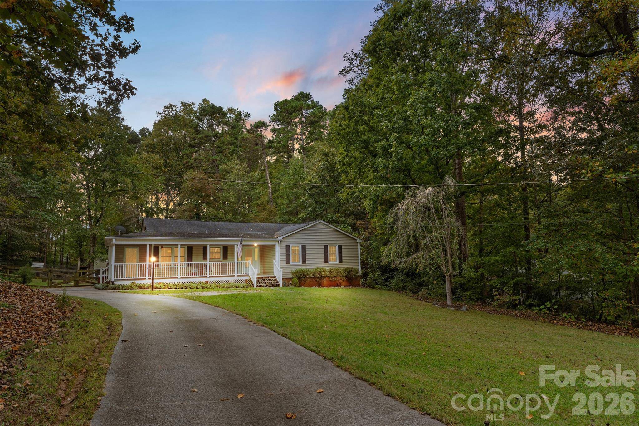 113 Sawtooth LN, Stanley, NC 28164
