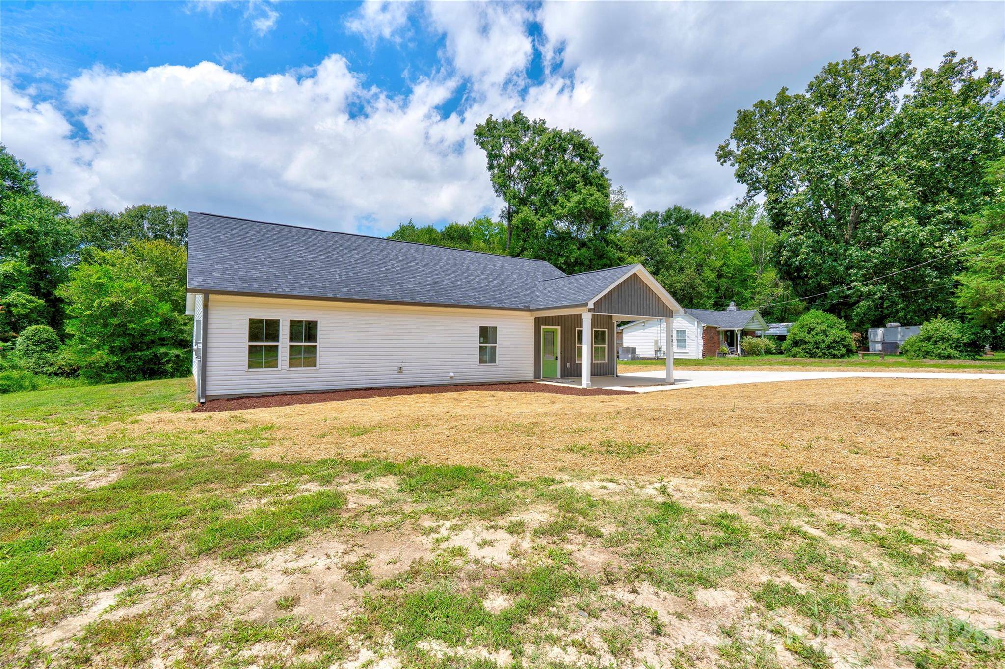 1031 Laurel LN, Gastonia, NC 28054