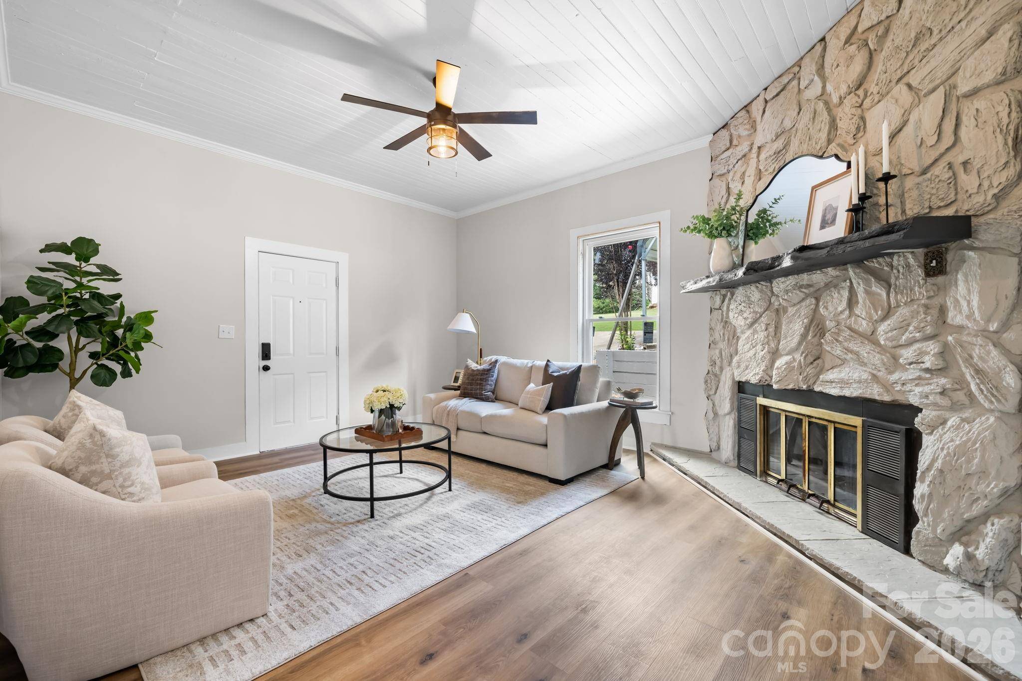 24 Midway ST, Granite Falls, NC 28630