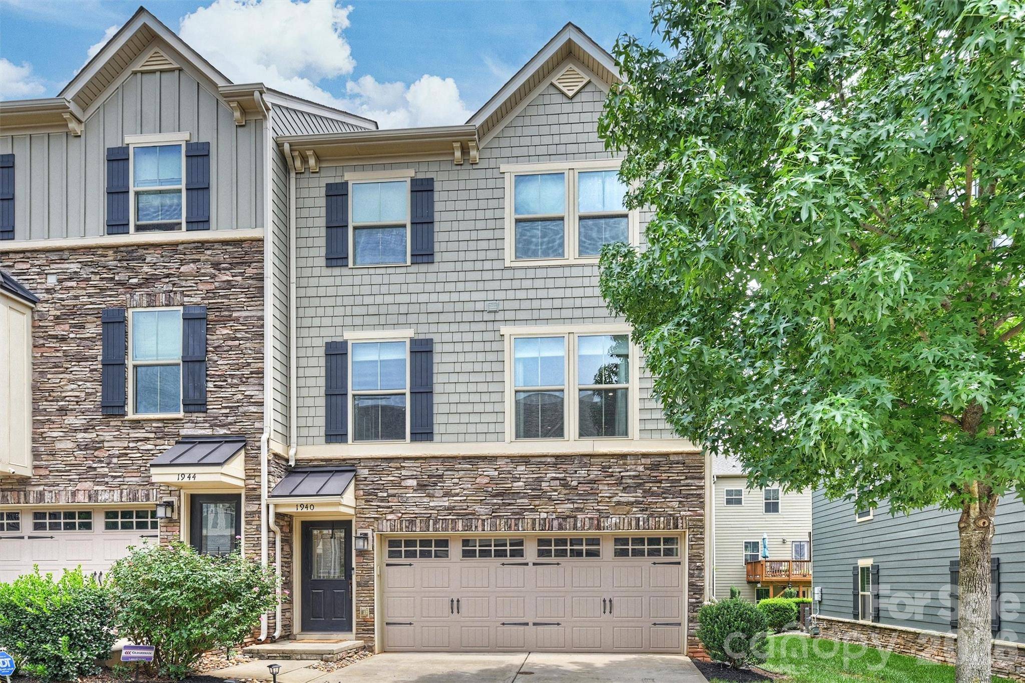 1940 Catkin LN, Charlotte, NC 28205