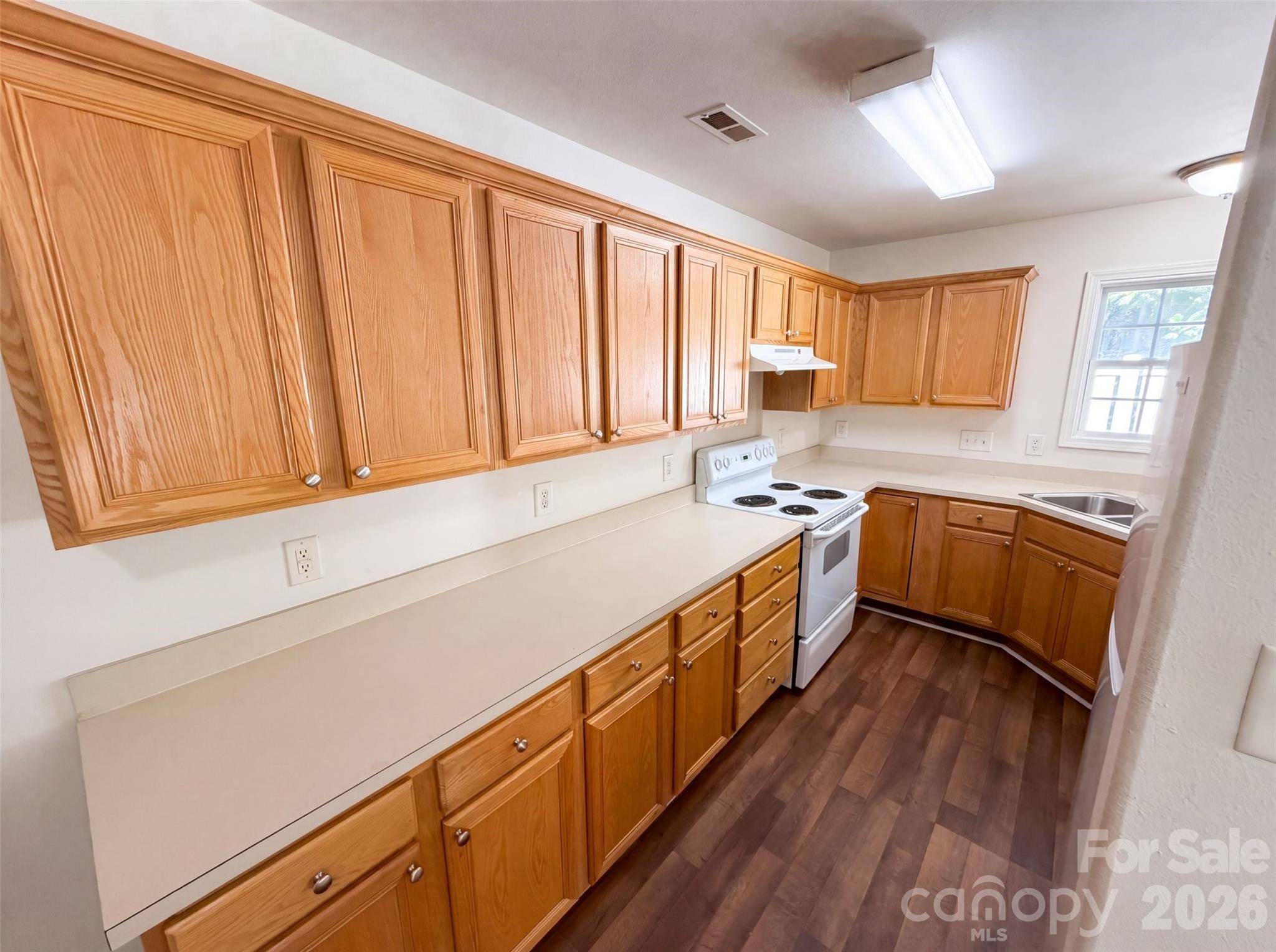 9514 Littleleaf DR, Charlotte, NC 28215