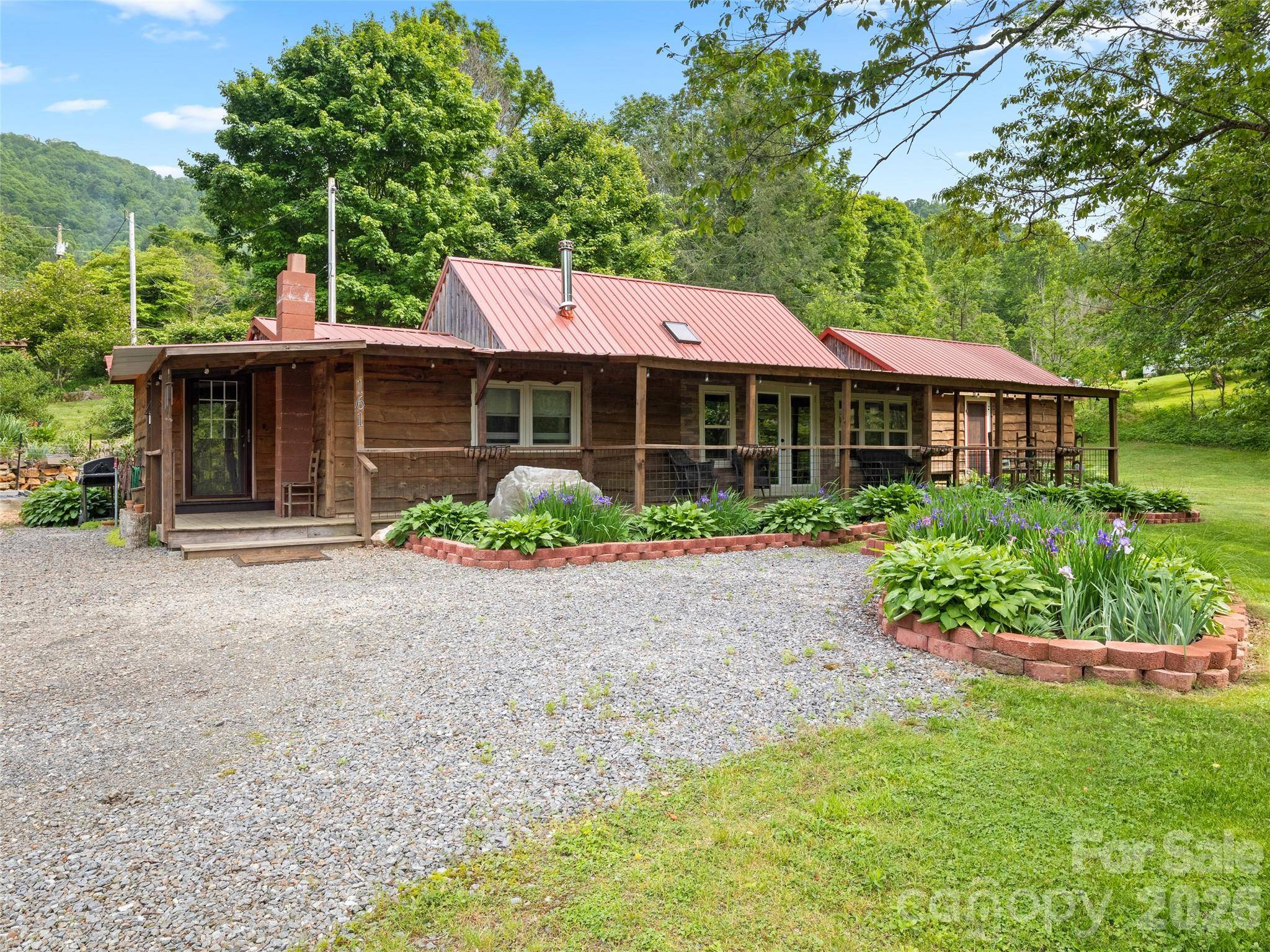 161 Moody Mountain RD, Burnsville, NC 28714