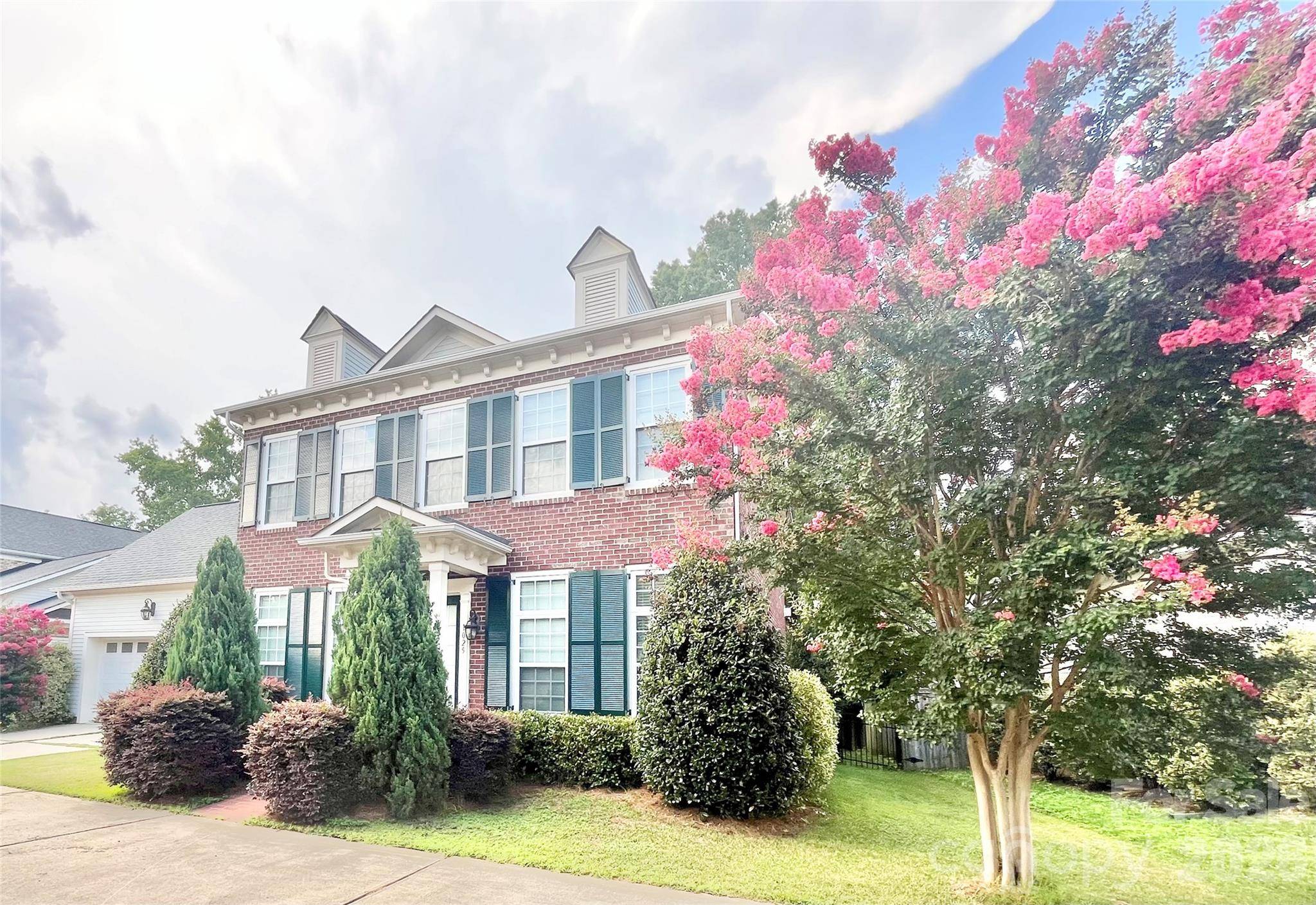 1025 N Sharon Amity RD, Charlotte, NC 28211