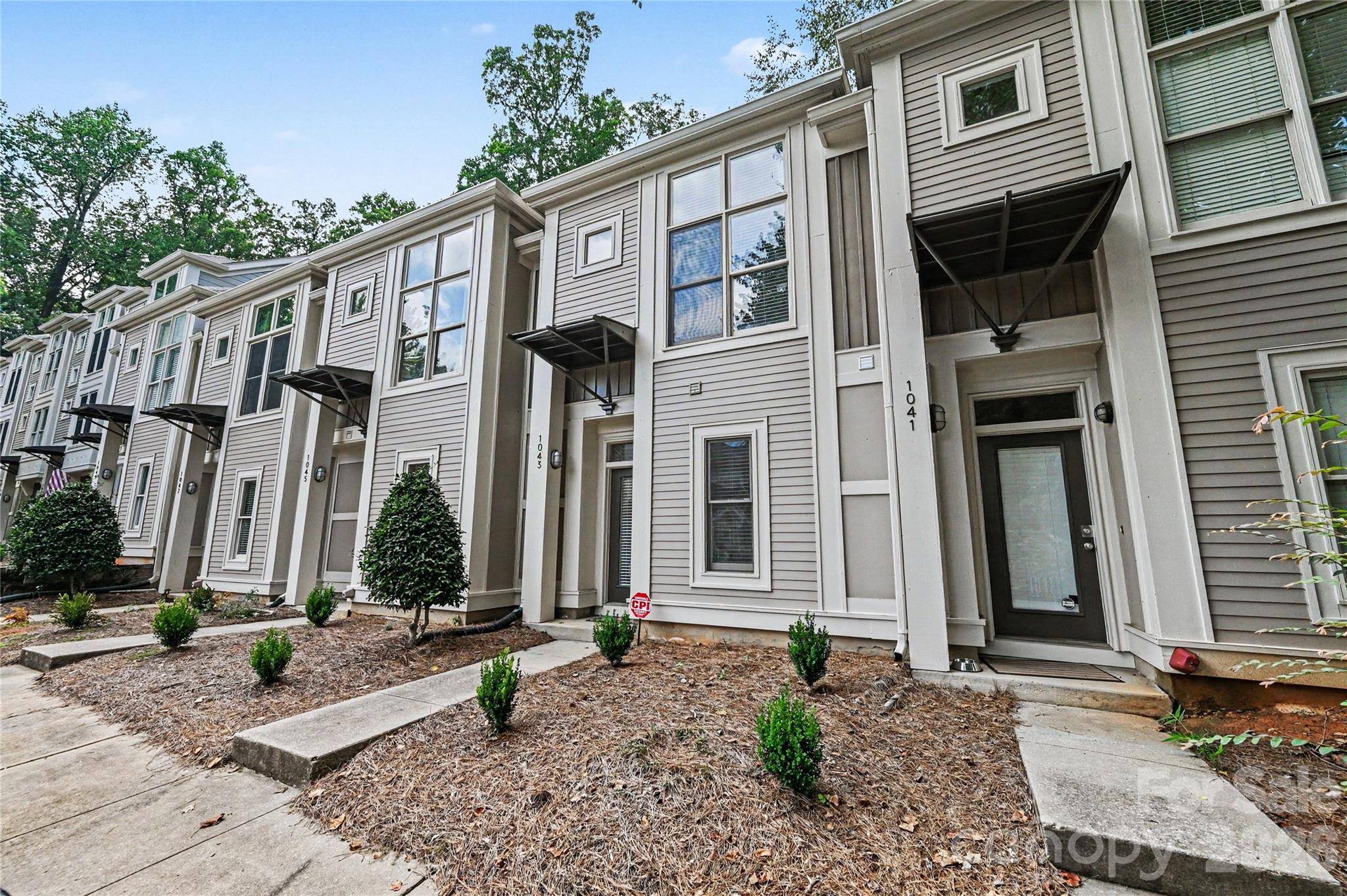 1043 Park West DR, Charlotte, NC 28209