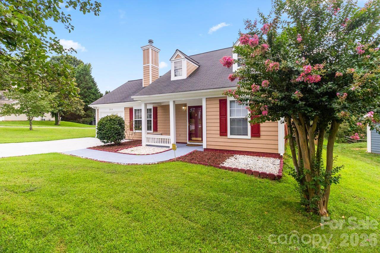 384 Cedarcroft DR, Mooresville, NC 28115