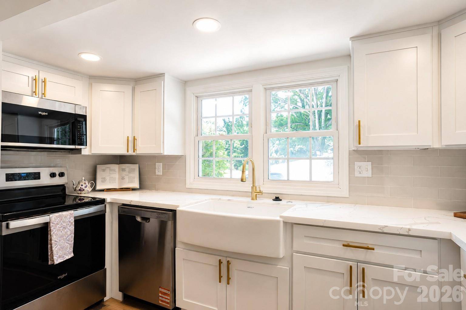 811 Markham RD, Tryon, NC 28782