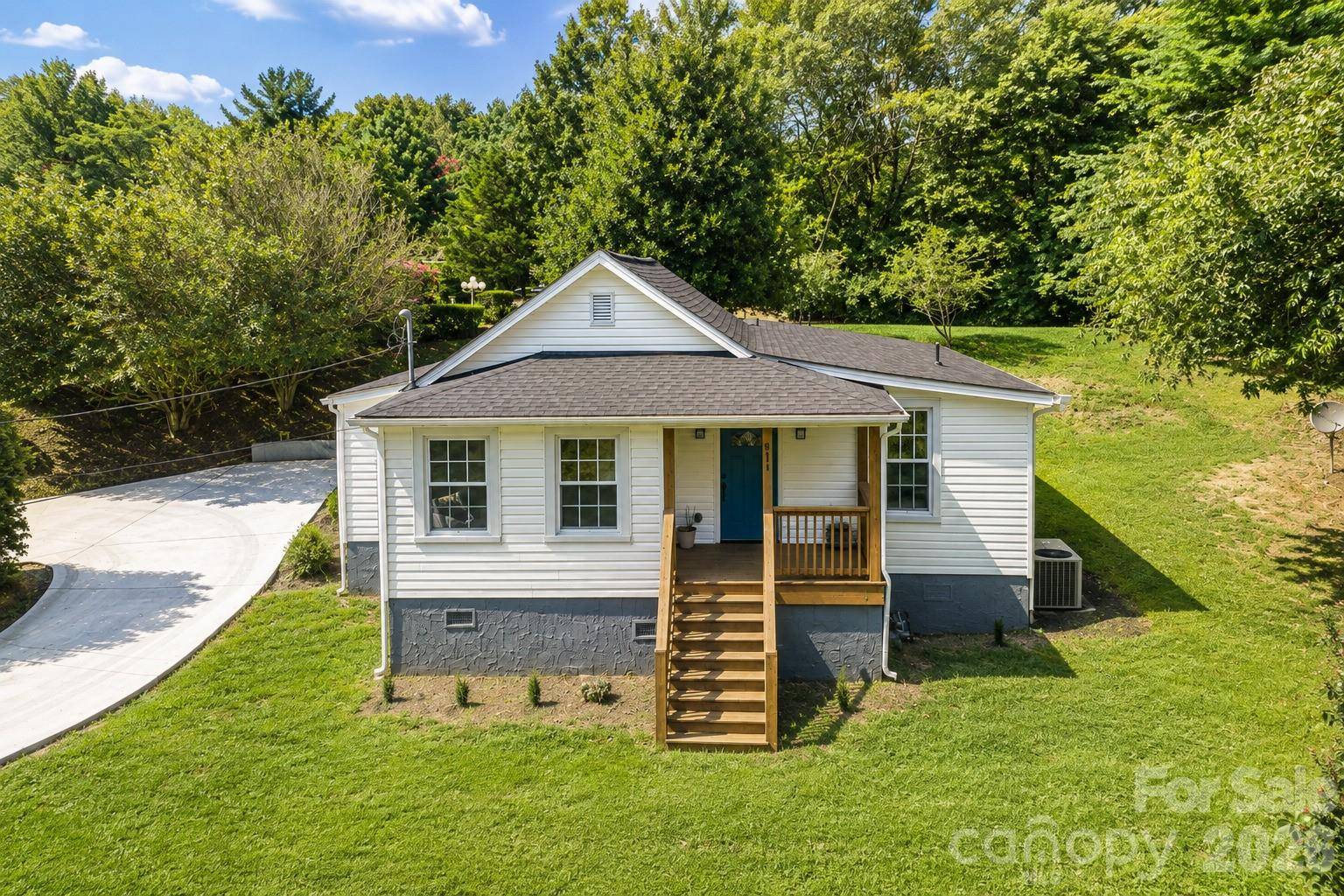 811 Markham RD, Tryon, NC 28782